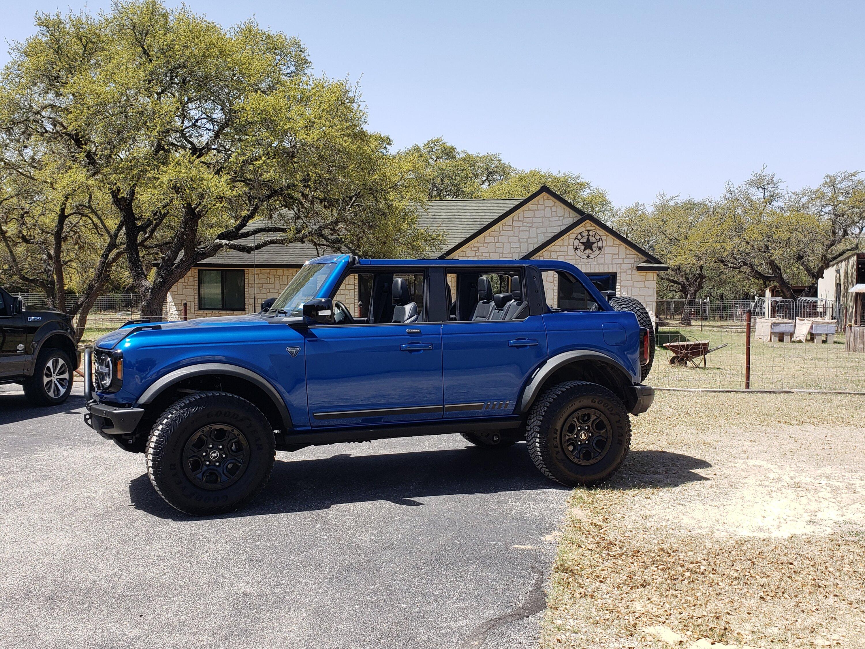 Ford Bronco What is the Best color wheels for a Velocity Blue Wildtrak.. post your pics 20220408_125247