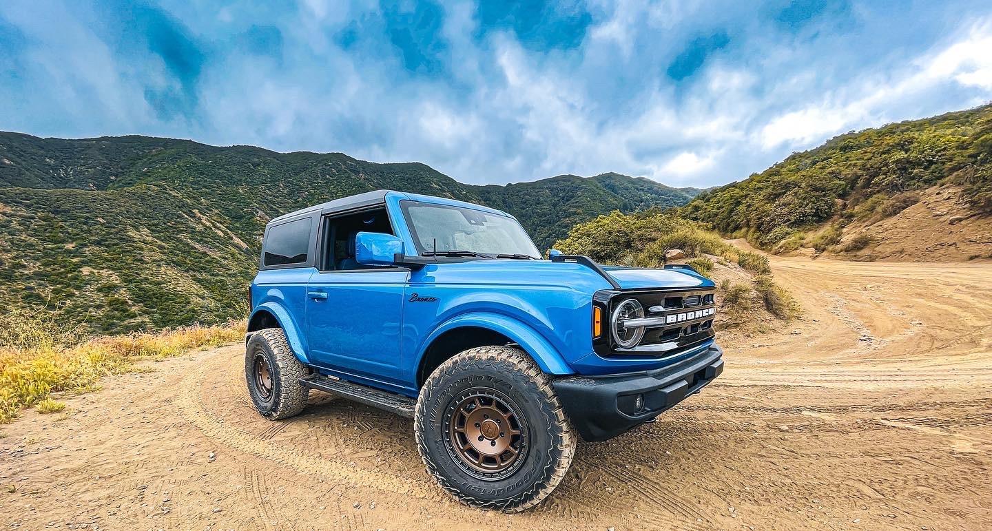 Ford Bronco What is the Best color wheels for a Velocity Blue Wildtrak.. post your pics santiagocanyon2