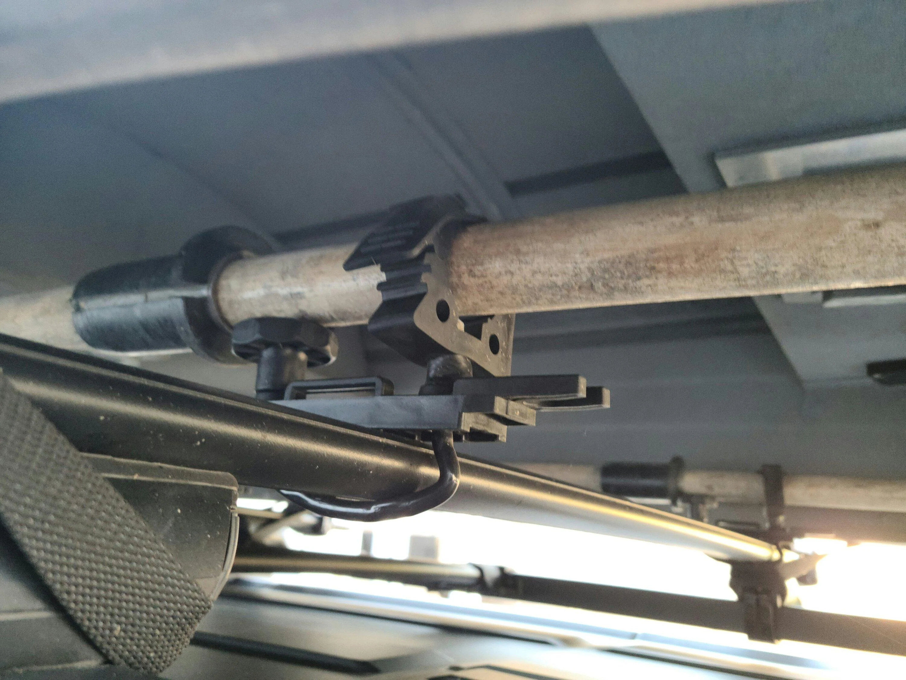Ford Bronco Aluminium car topper. Yakima Rack Mounted Canoe Carrier & Yakima HD Crossbar Kit installed 20230530_191940