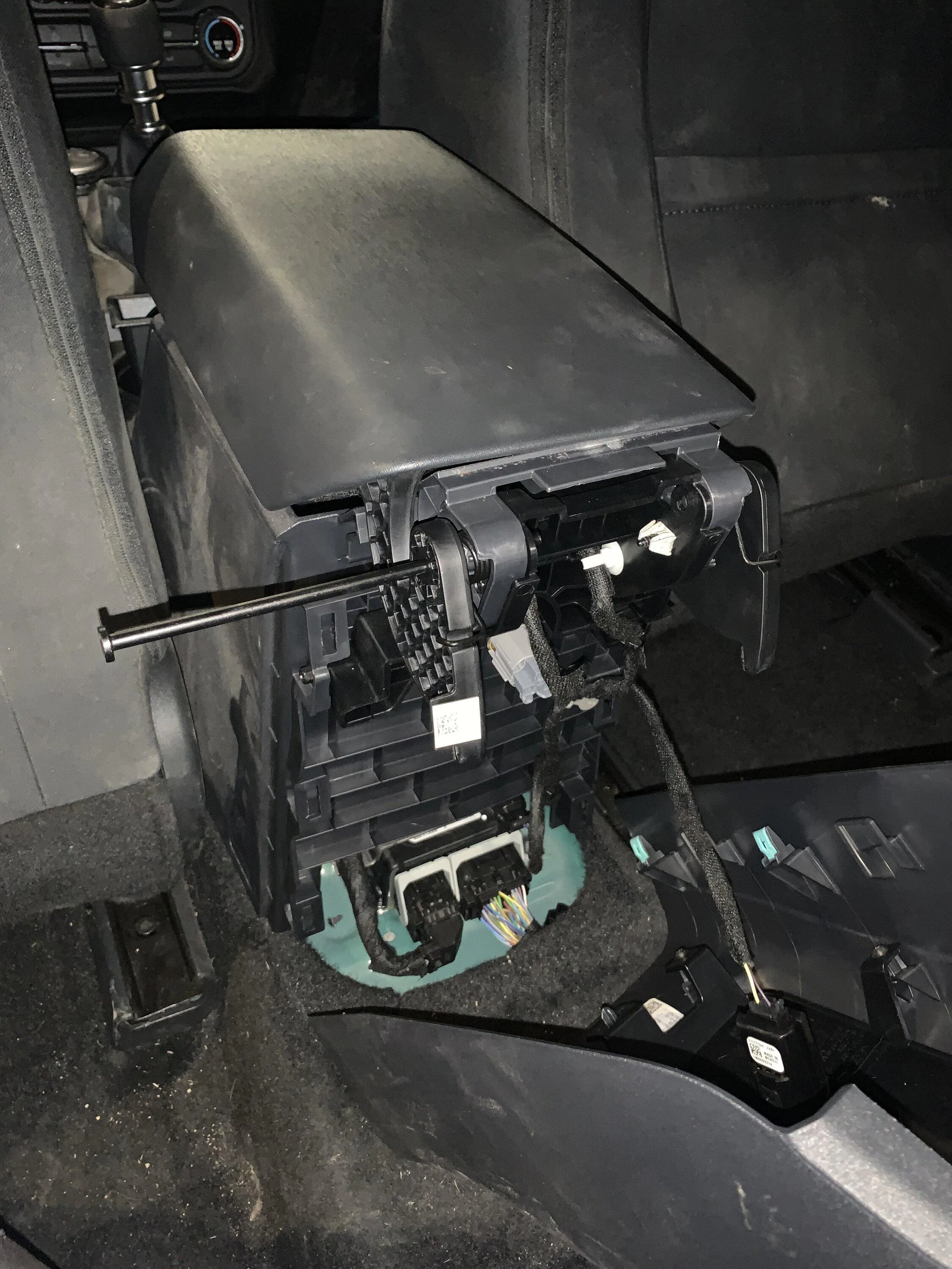Ford Bronco Console lid removal? IMG_1385