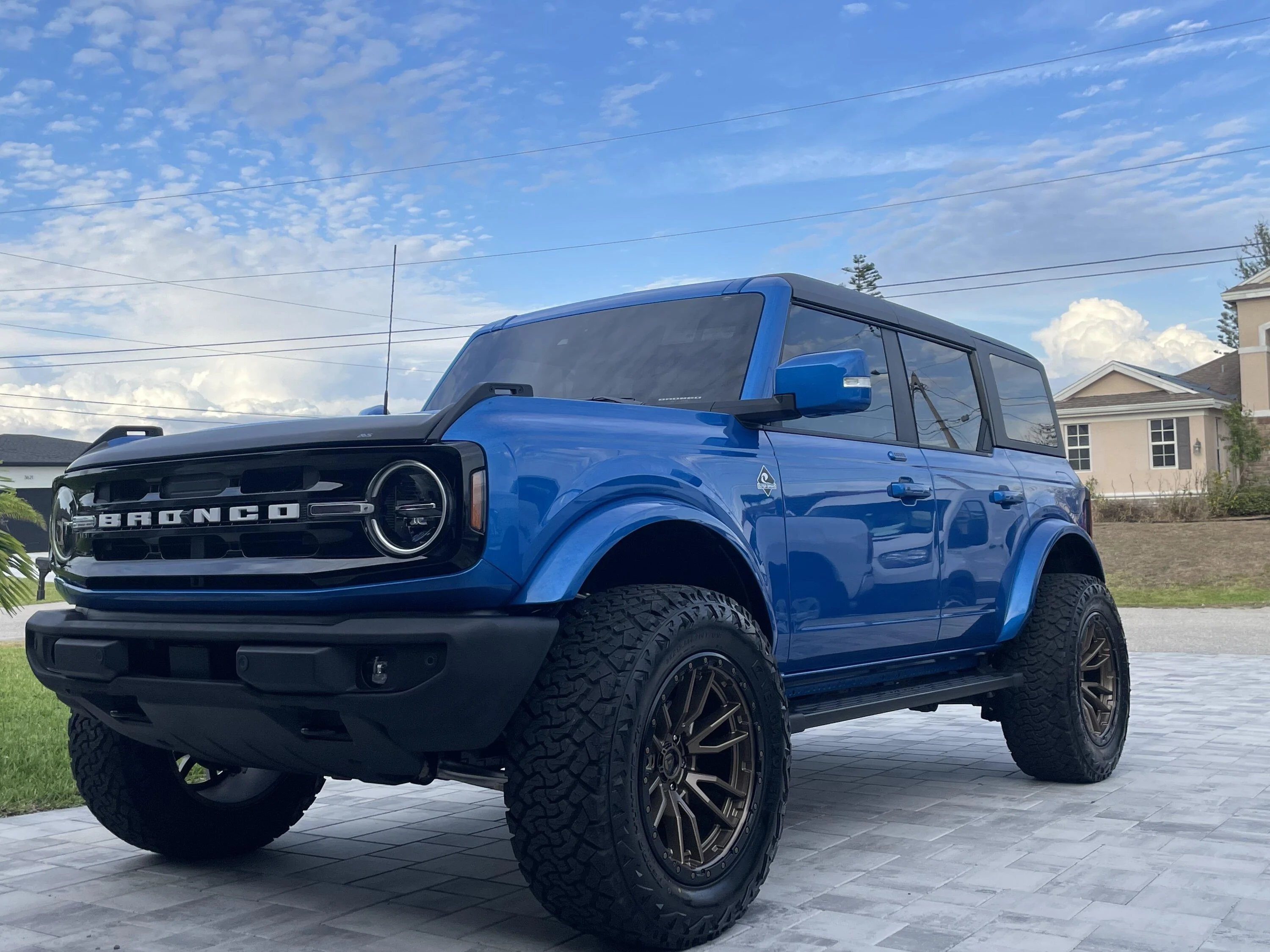 Ford Bronco What is the Best color wheels for a Velocity Blue Wildtrak.. post your pics IMG_6230