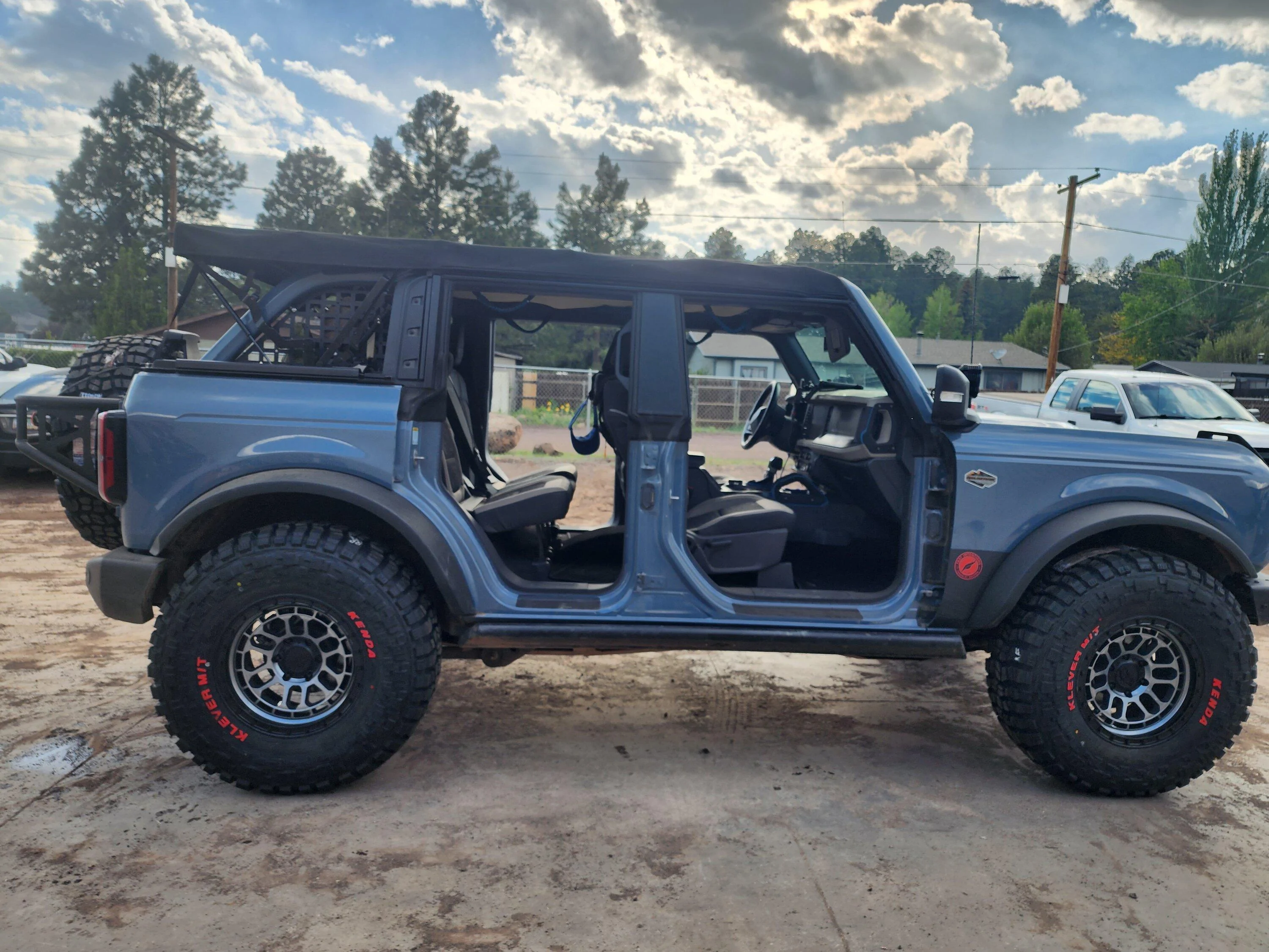 Ford Bronco What is the Best color wheels for a Velocity Blue Wildtrak.. post your pics 20230601_170817