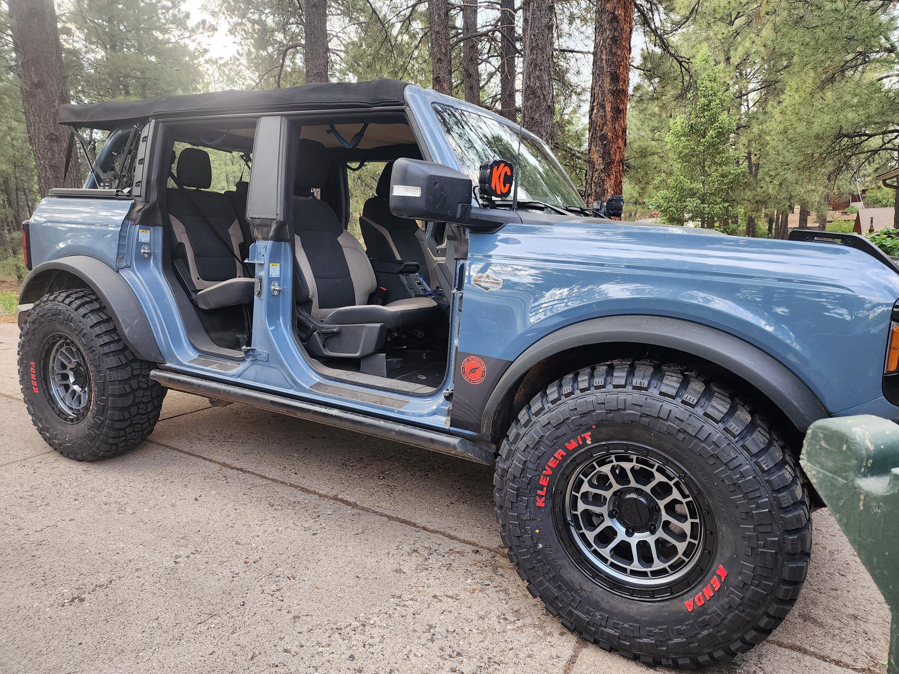 Ford Bronco What is the Best color wheels for a Velocity Blue Wildtrak.. post your pics 20230601_174105