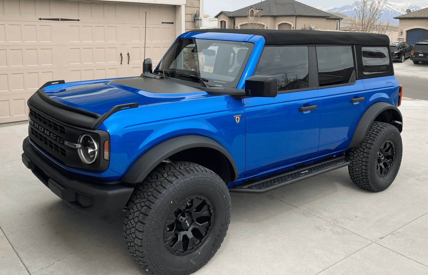 Ford Bronco What is the Best color wheels for a Velocity Blue Wildtrak.. post your pics 1685739919365