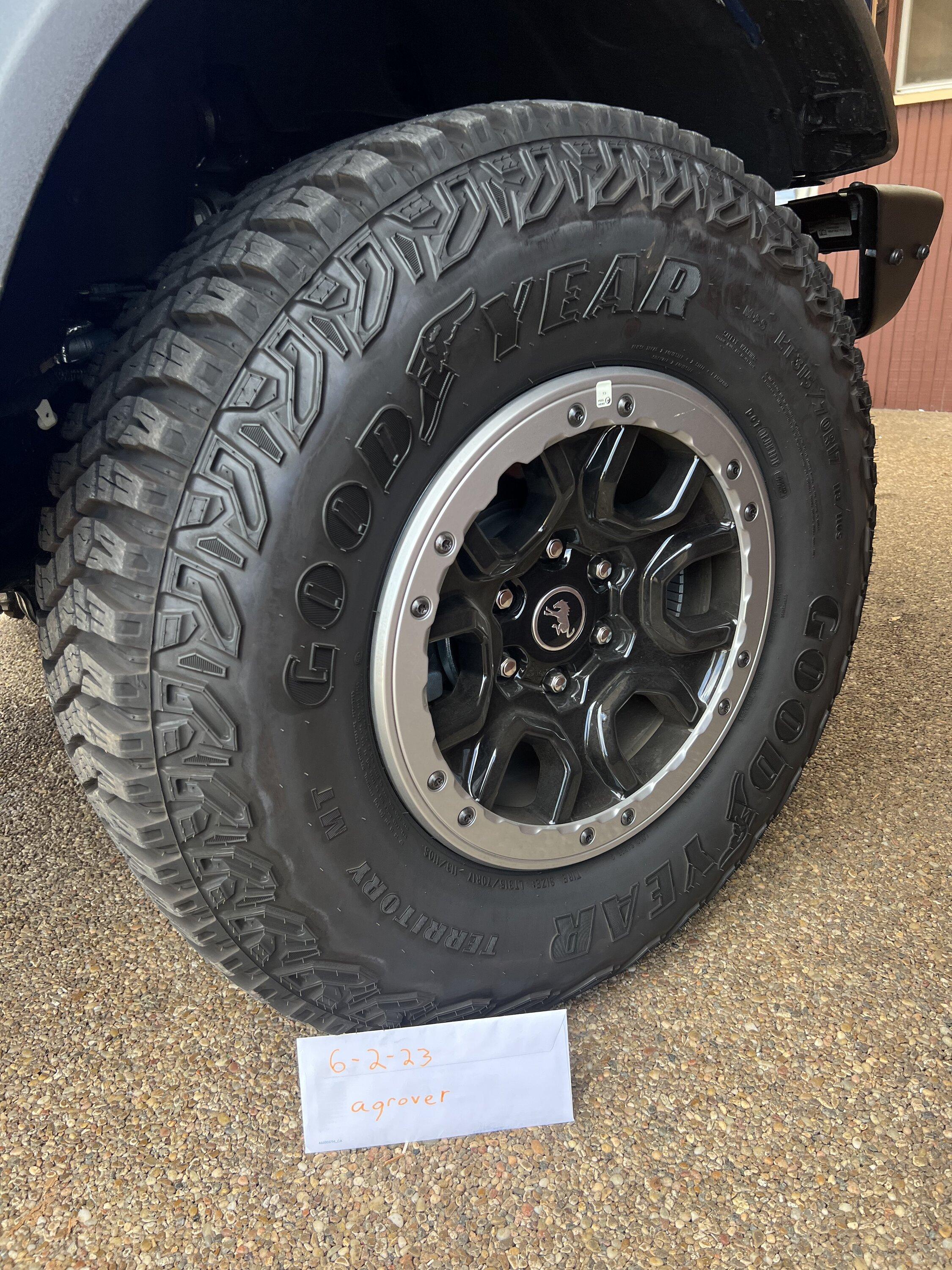 Ford Bronco SAS Wheels/Tires X 5 8EF20C1B-045C-4C11-8FD5-9421CC5AD392
