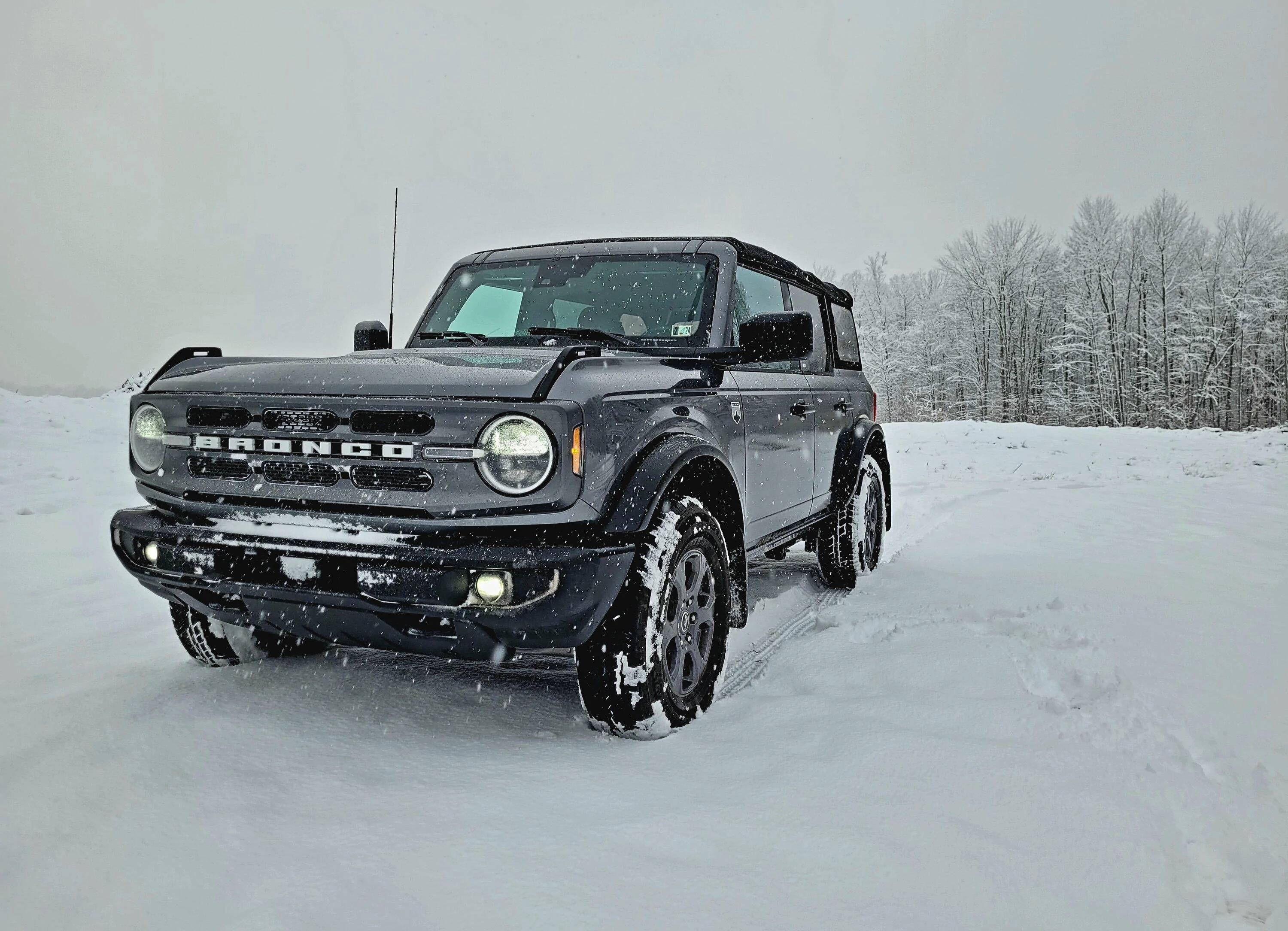 Ford Bronco CARBONIZED GRAY Bronco Club 20230311_074146