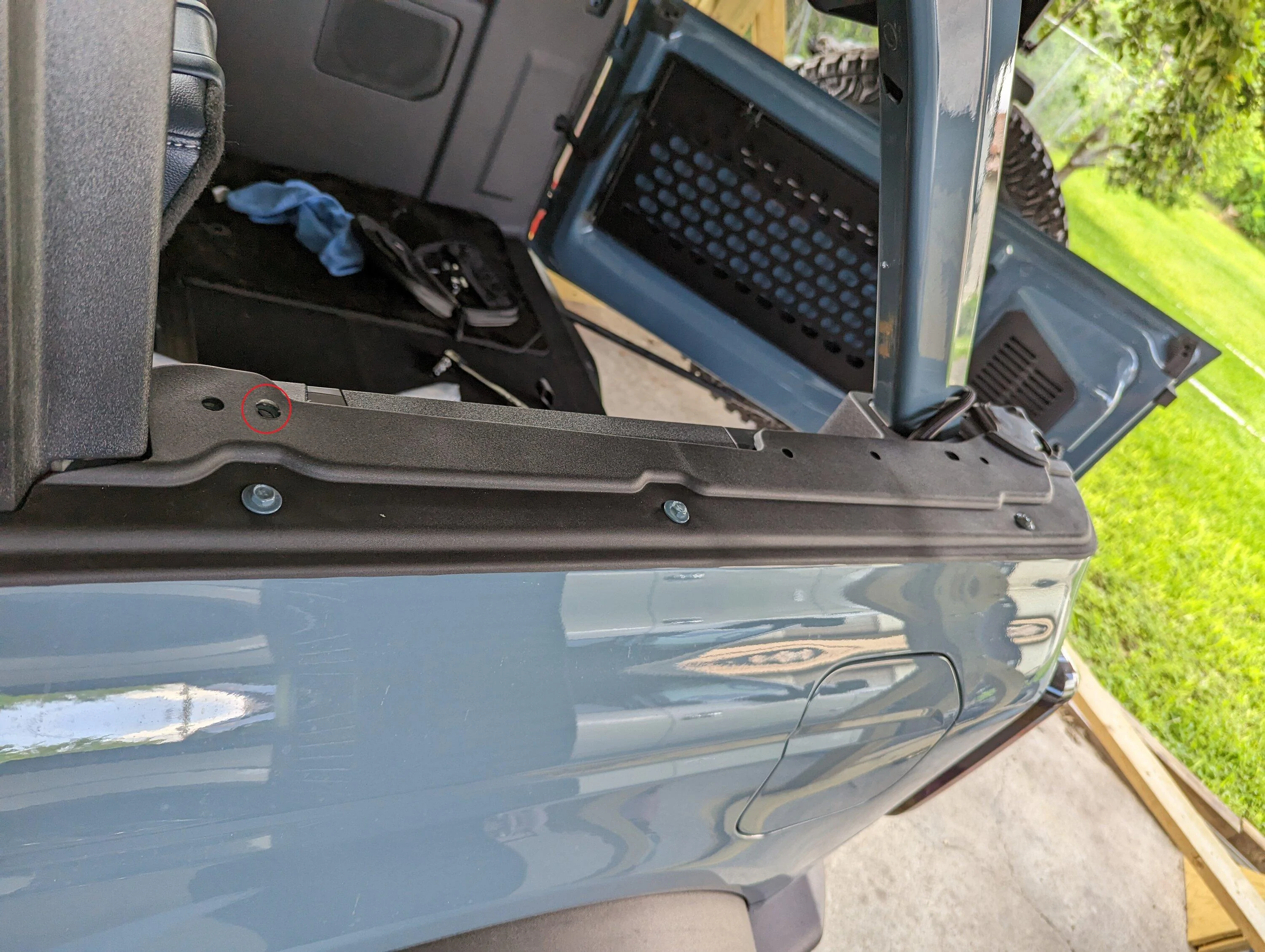Ford Bronco Scratching Paint Underneath Hardtop PXL_20230602_223534443