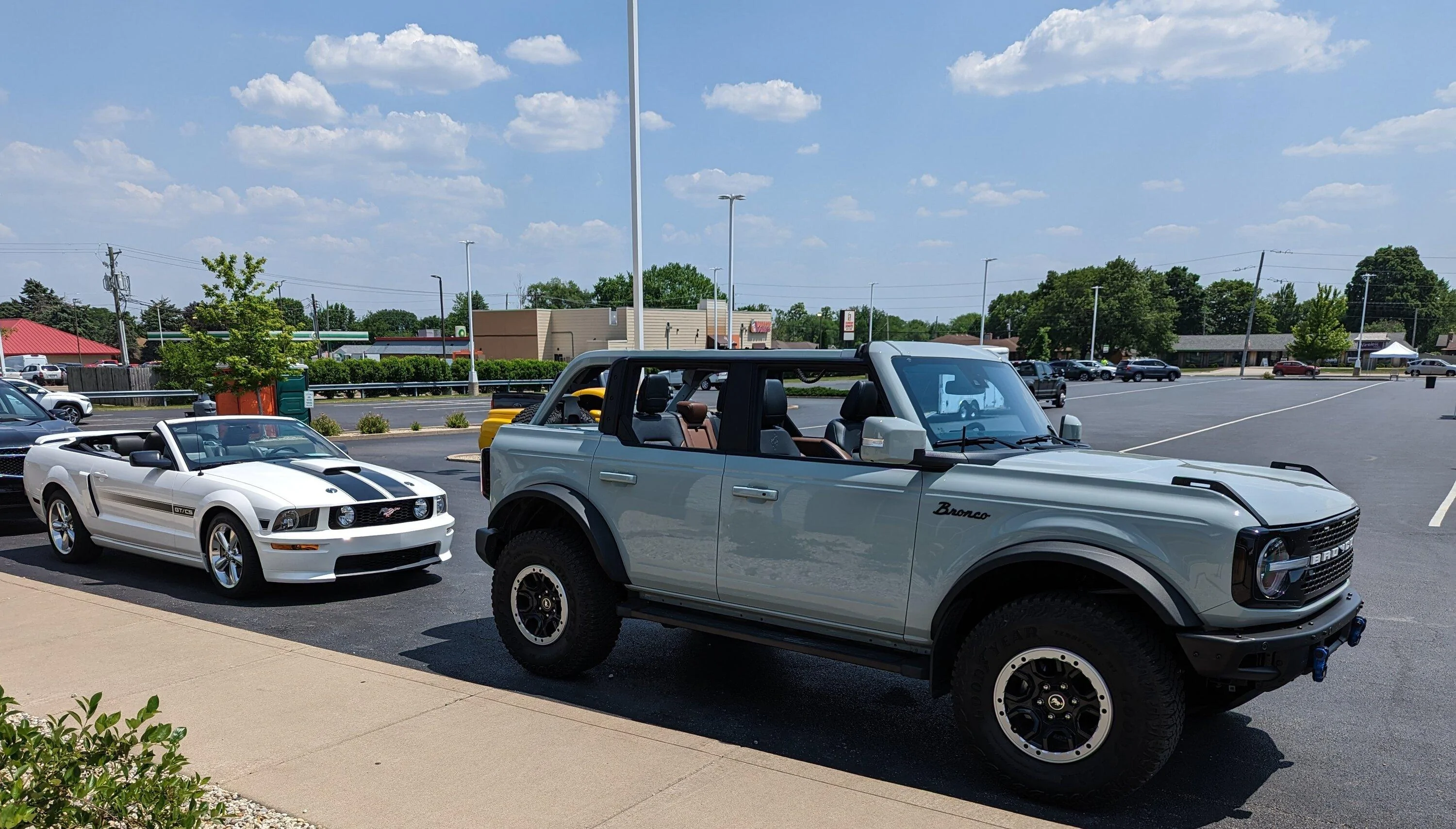 Ford Bronco What did you do TO / WITH your Bronco today? 👨🏻‍🔧🧰🚿🛠 1000003999