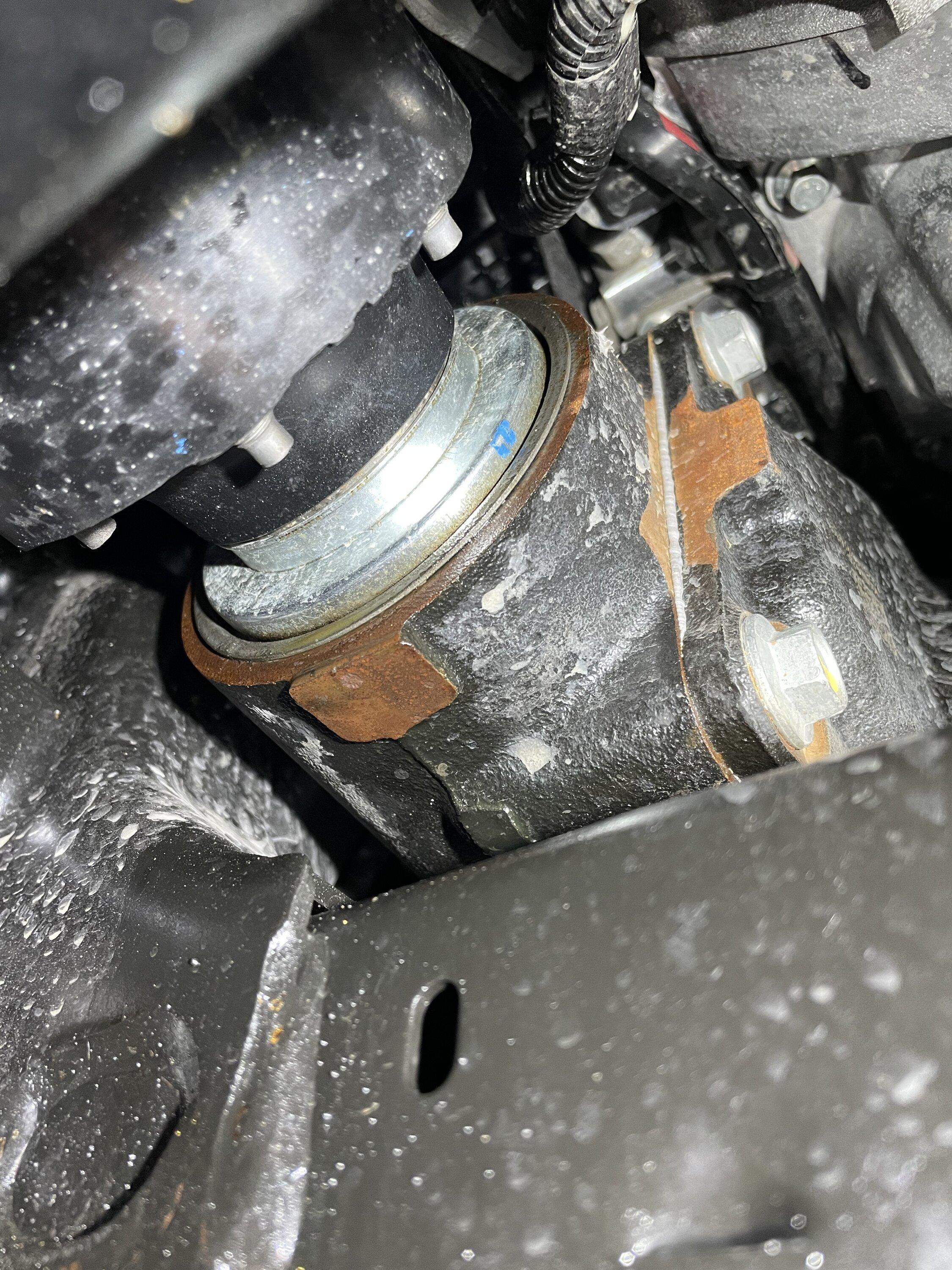Ford Bronco Front differential pinion seal leaking 3DFE7EEC-D727-4F28-803D-DD188128F13A