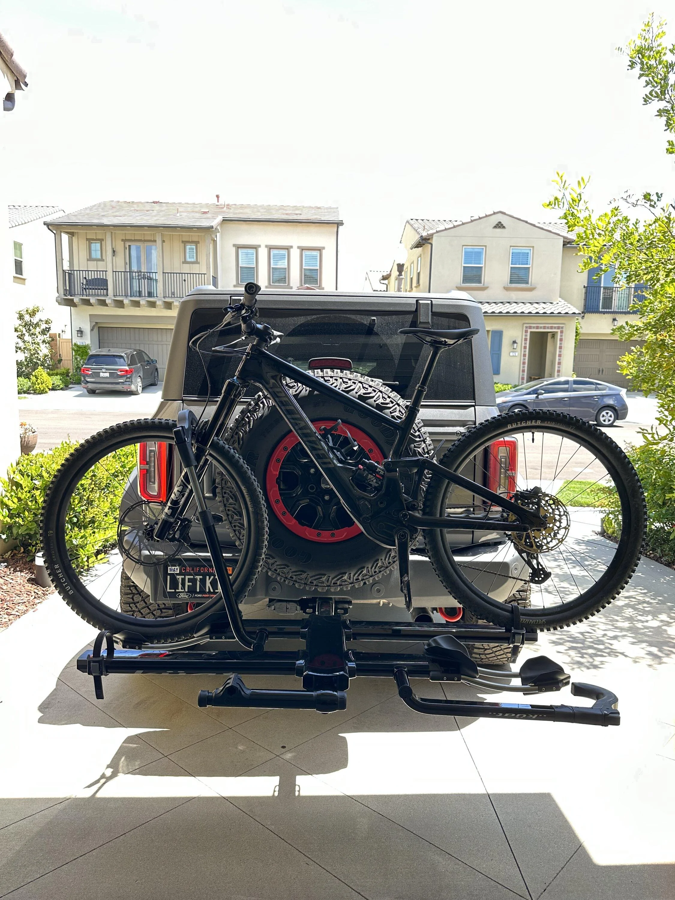 Ford Bronco Bike rack that fits 2 bikes on 4-door Bronco? IMG_0788