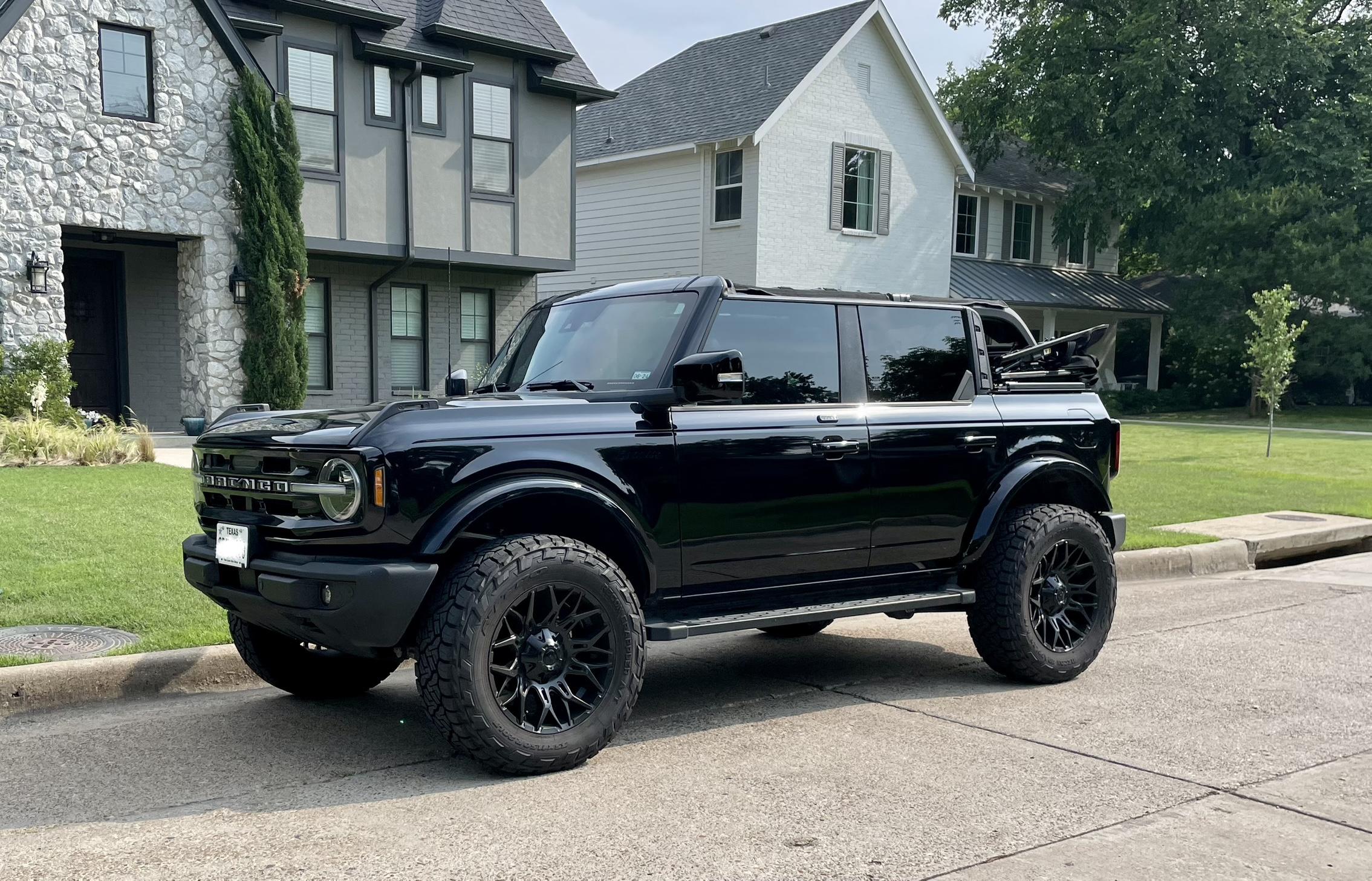 Ford Bronco 2022 Outer Banks (Non-Sas) Build - Wife's Daily Driver - Blacked-Out IMG_9743
