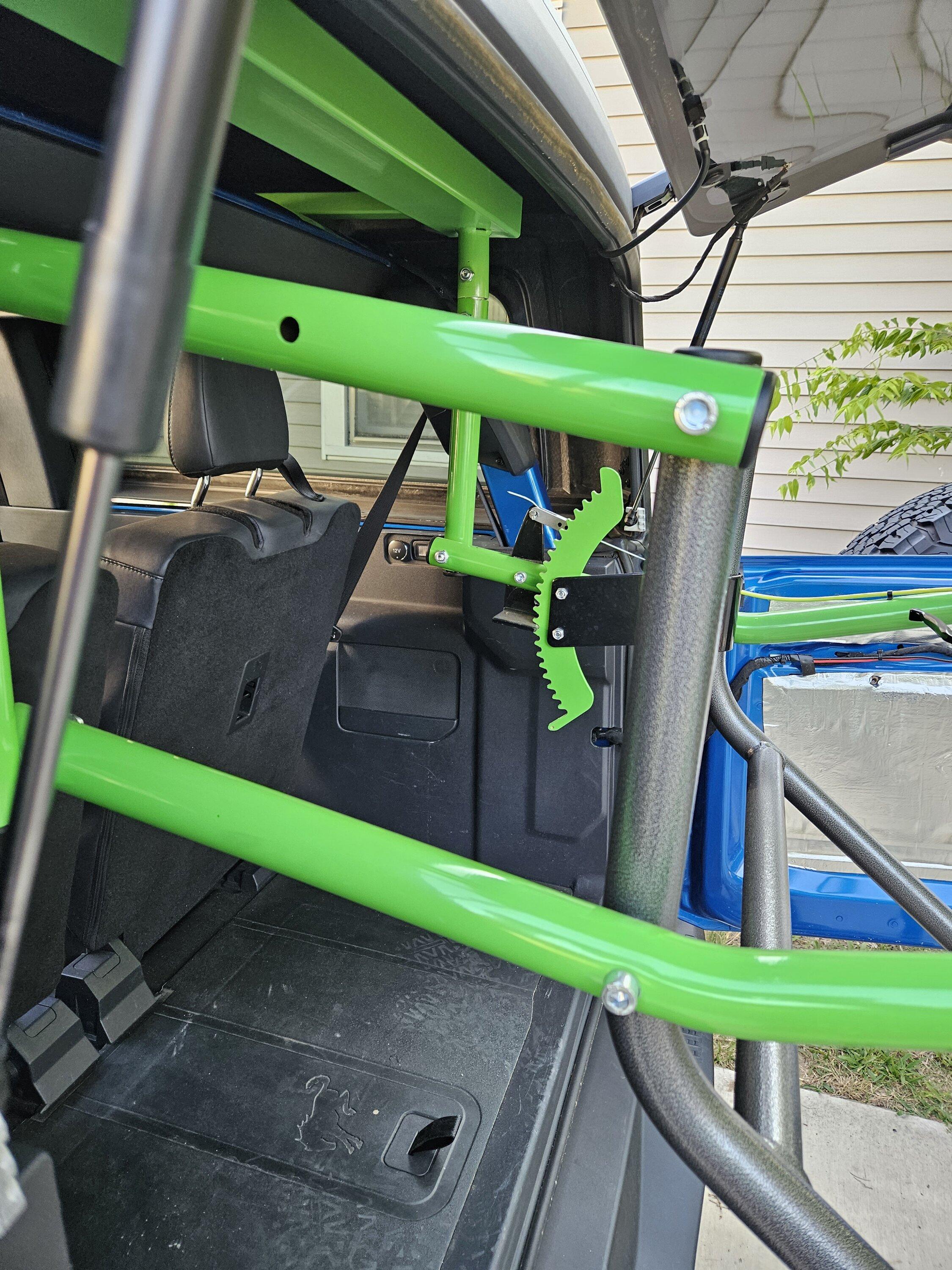 Ford Bronco TopLift Pro vs. RollnJack 20230602_182835