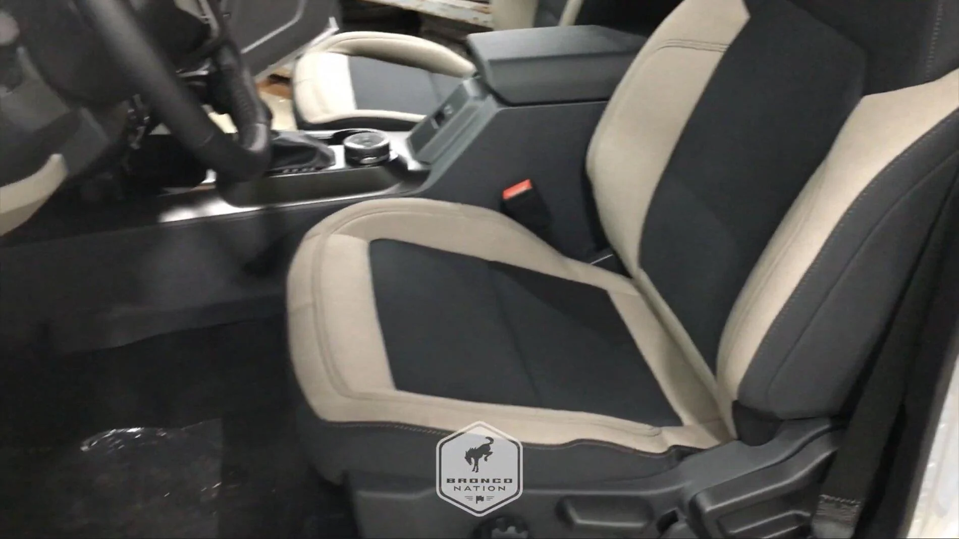 Ford Bronco INTERIOR COLORS & MATERIALS Walkthrough Video Posted 1603419222505