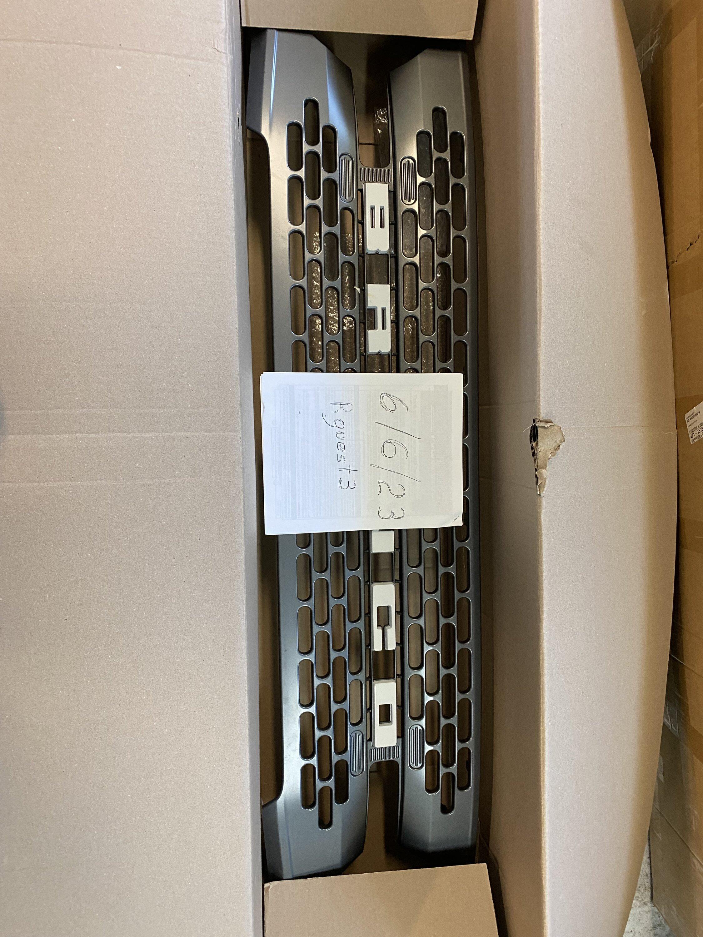 Ford Bronco OEM Badlands Front Grill IMG_0769