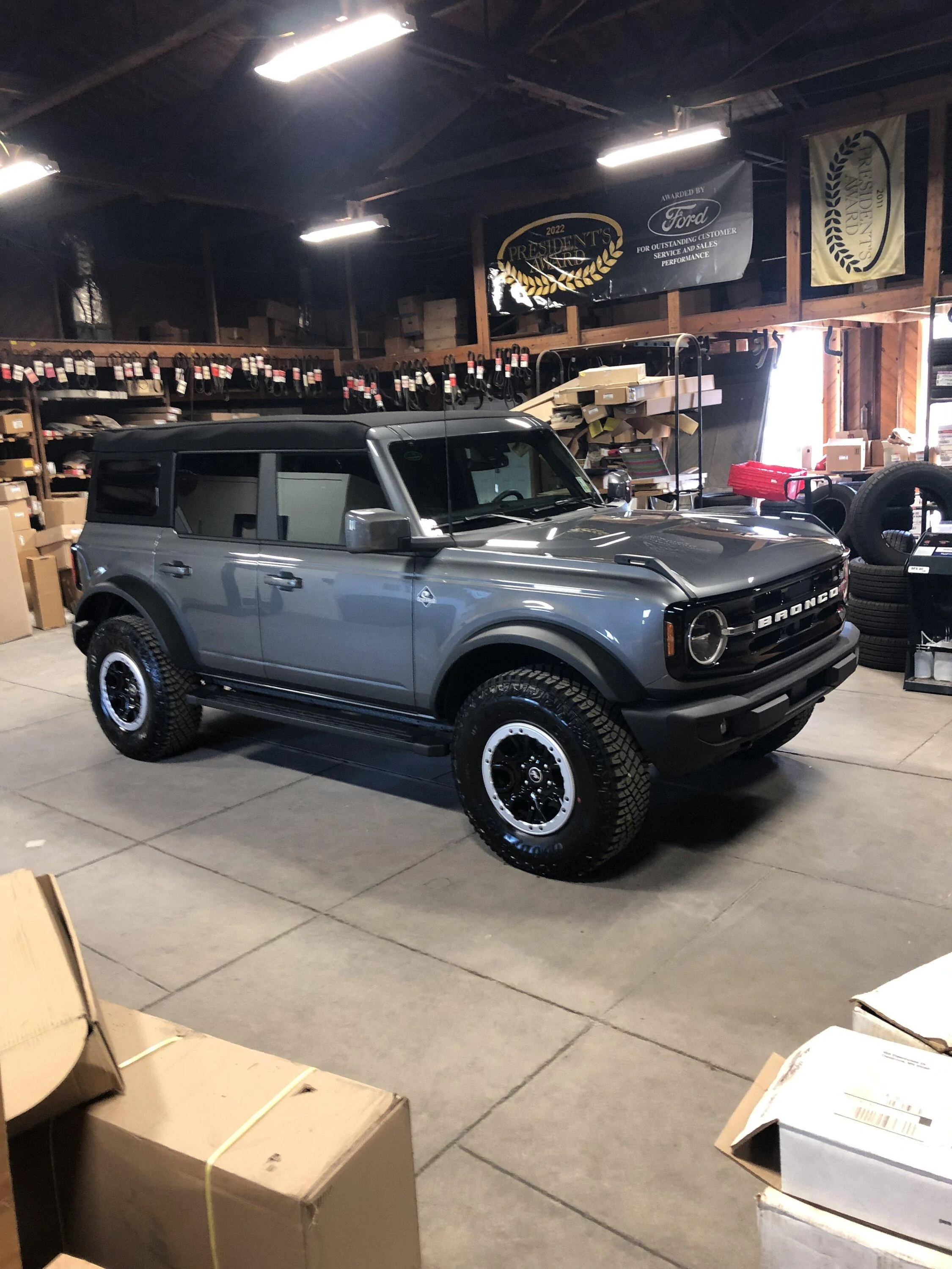 Ford Bronco CARBONIZED GRAY Bronco Club IMG_5357