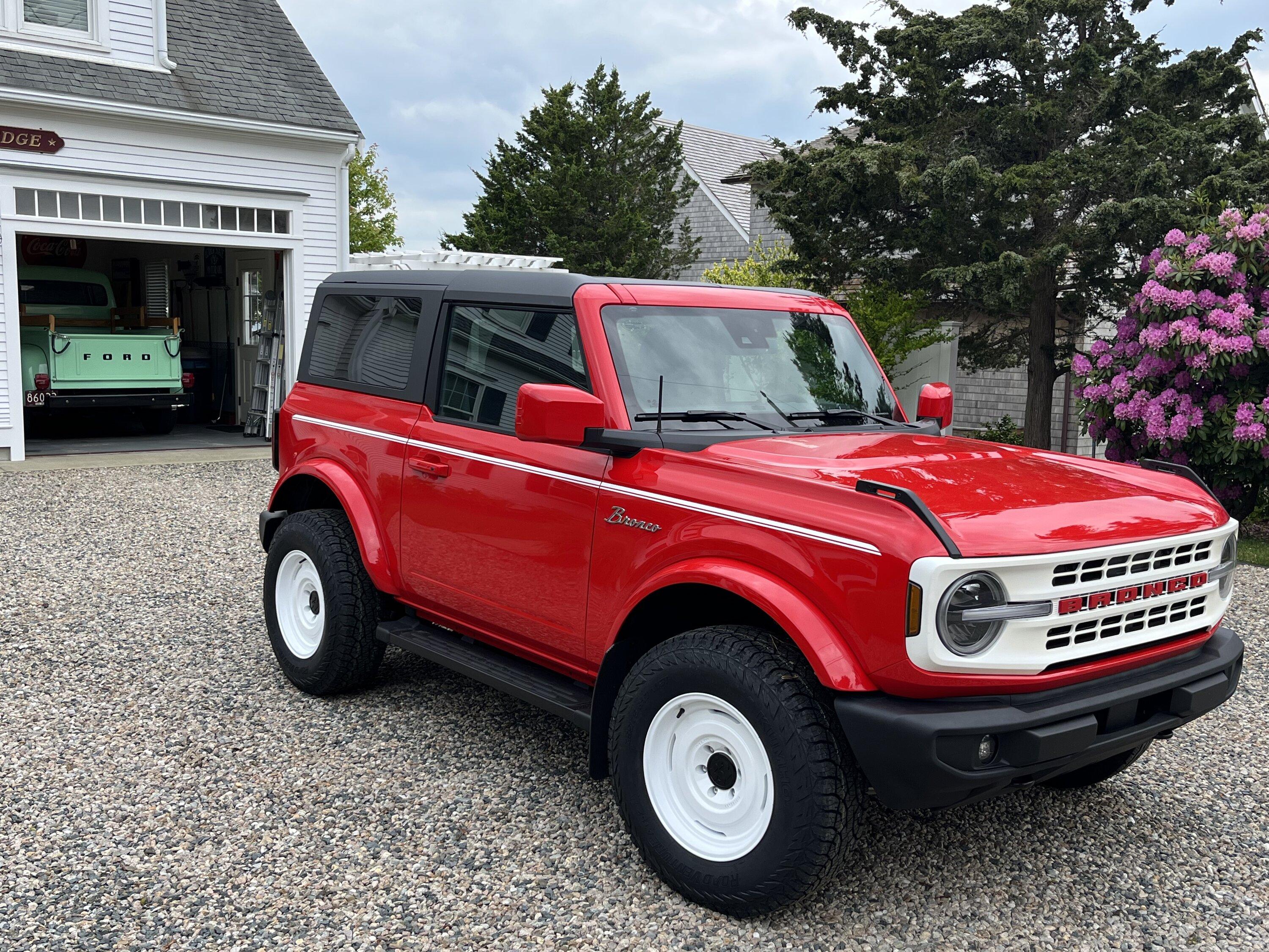 Bronco with wheels.jpg