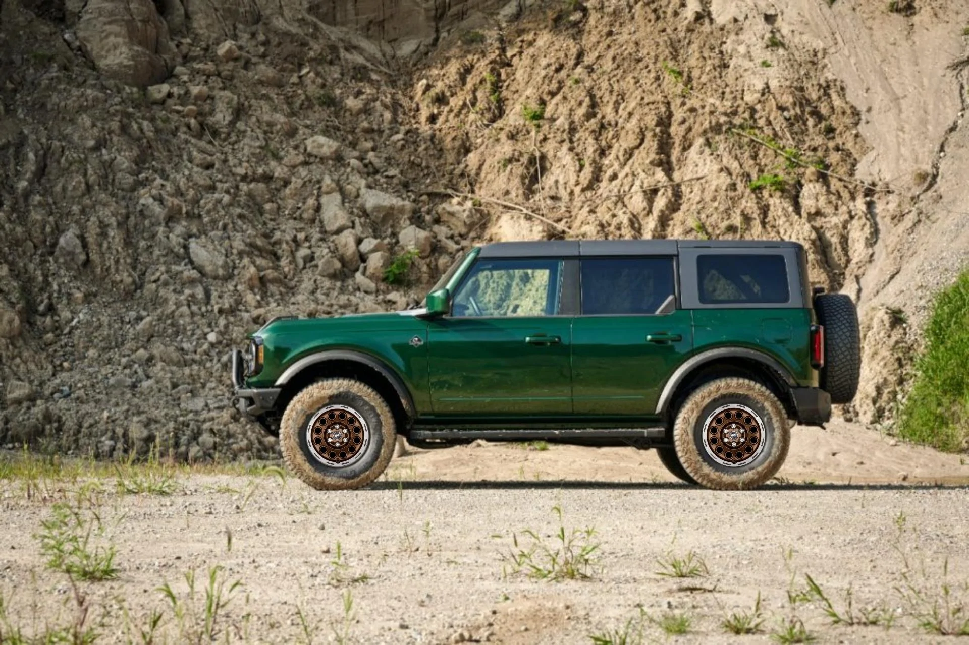Ford Bronco New 17" Sinister Bronze Wheels Kit from Ford Performance for Bronco mocku