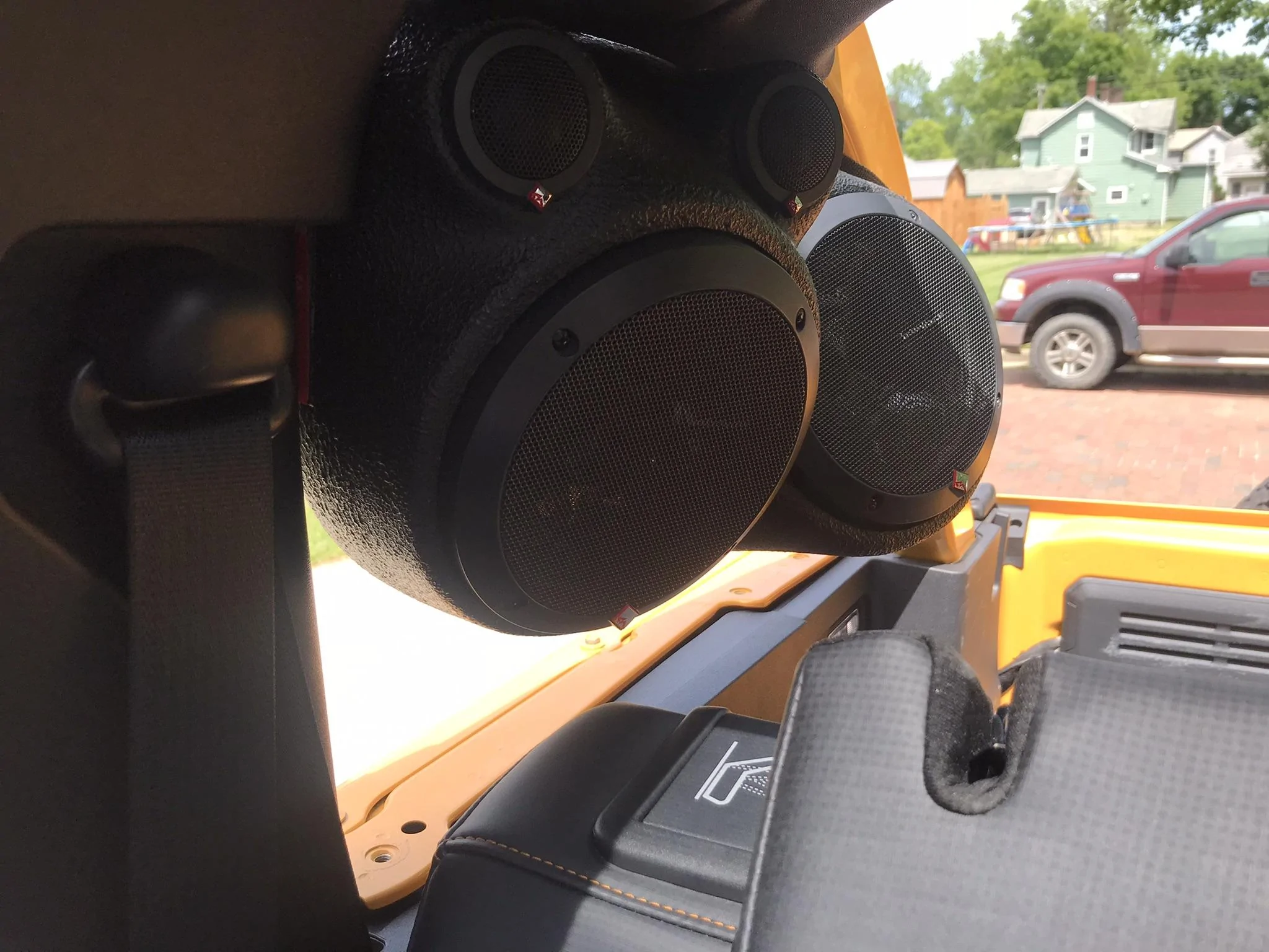 Ford Bronco My stereo upgrades -- very pleased with results using PlugNPlaykits, Polk, Kicker 9E5EF649-A415-4750-84A2-43FBAD147493