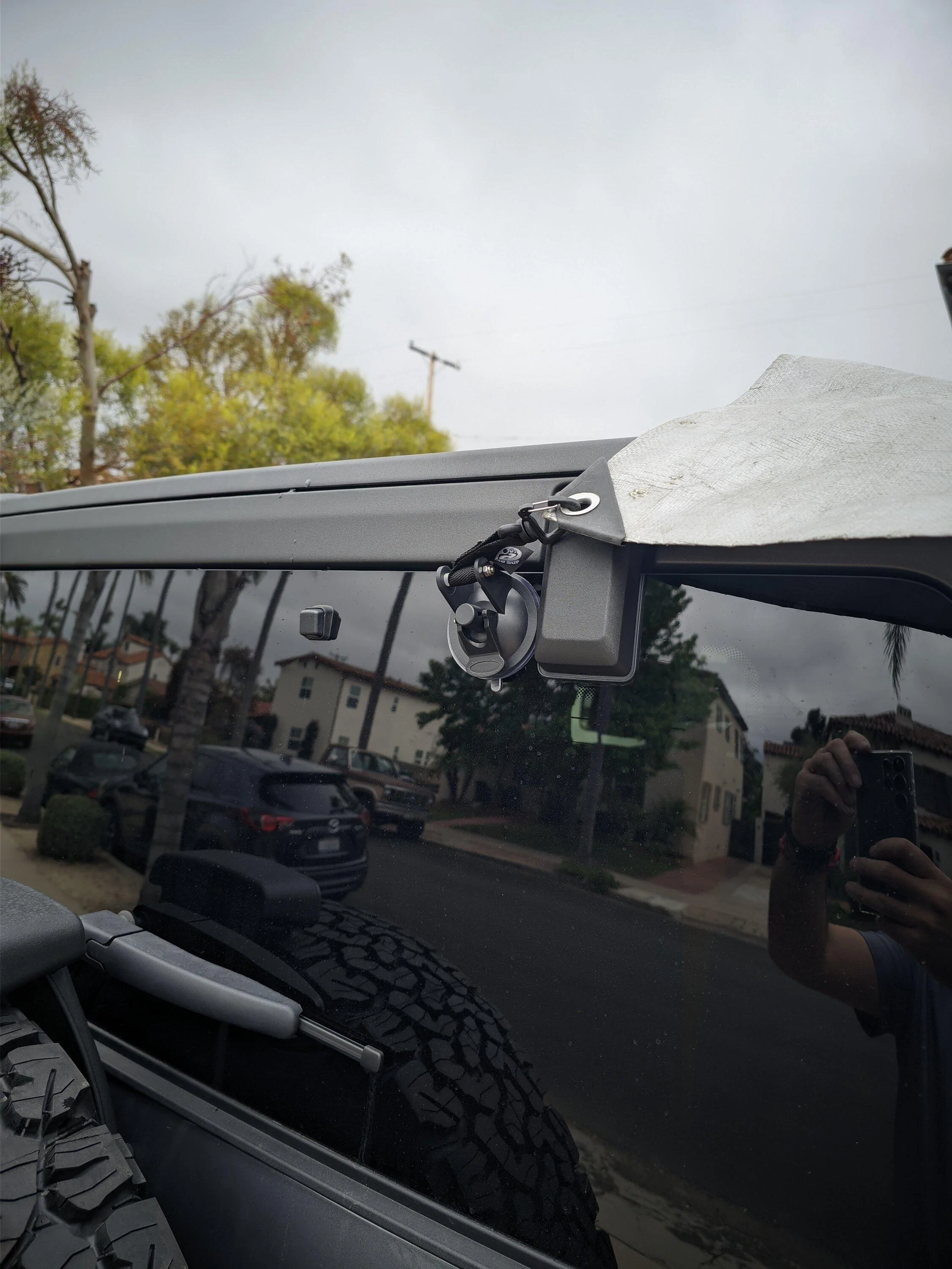 Ford Bronco Cheap awning with suction tie-downs on hardtop? 1000004117