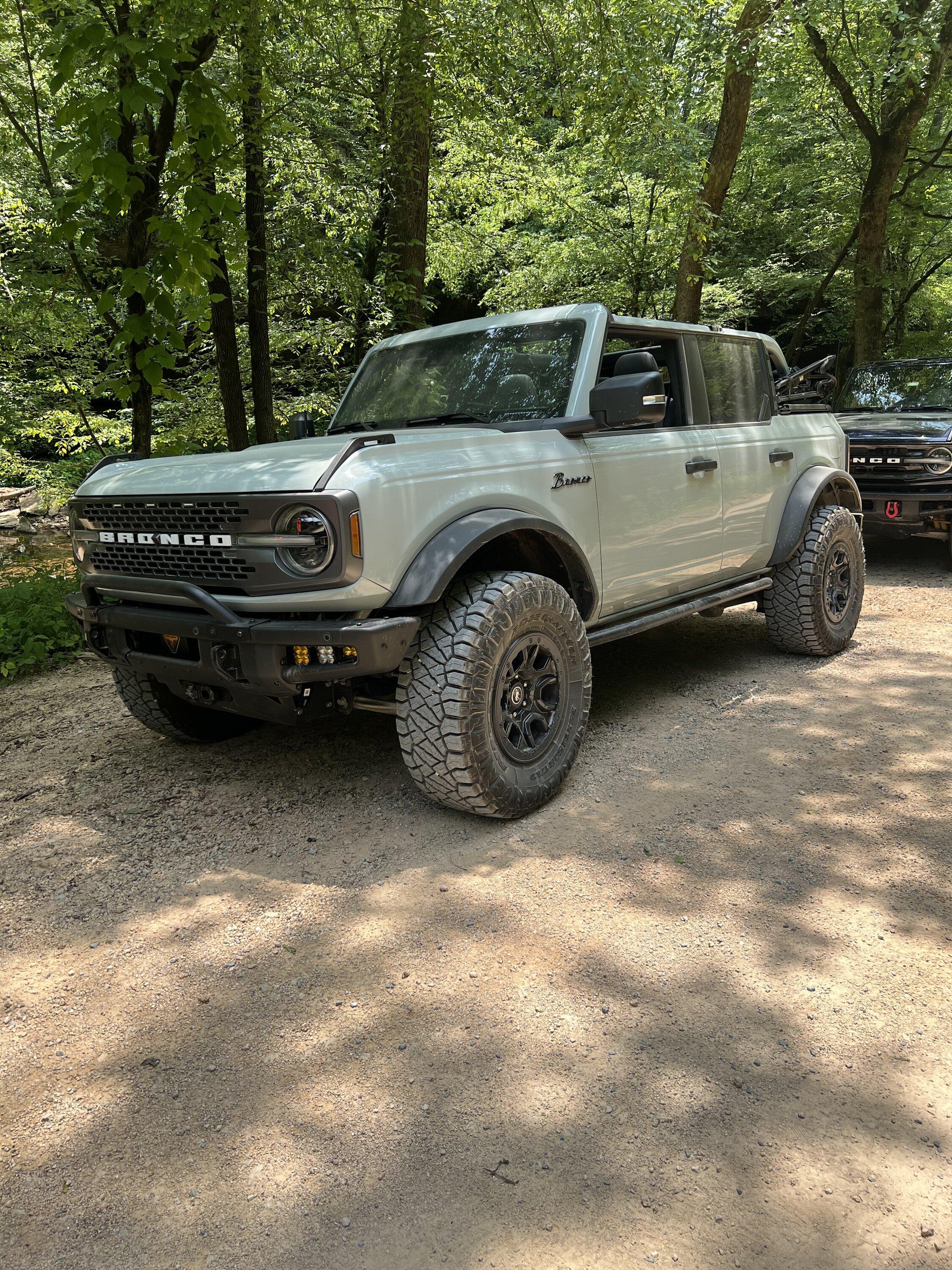 Ford Bronco CACTUS GRAY Bronco Club IMG_6276