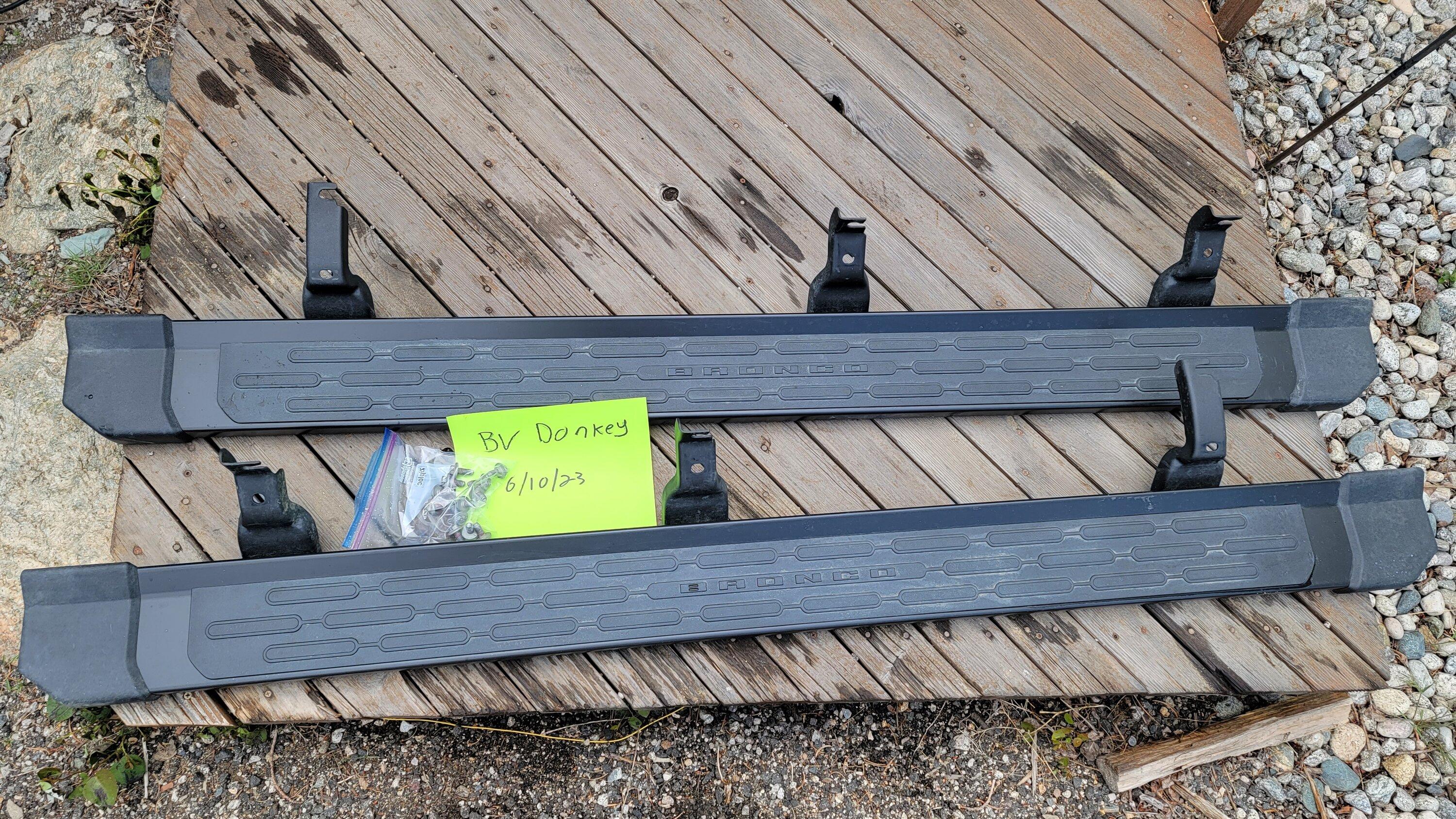 Ford Bronco 4dr Tube Steps and hardware - Like New 20230610_134301