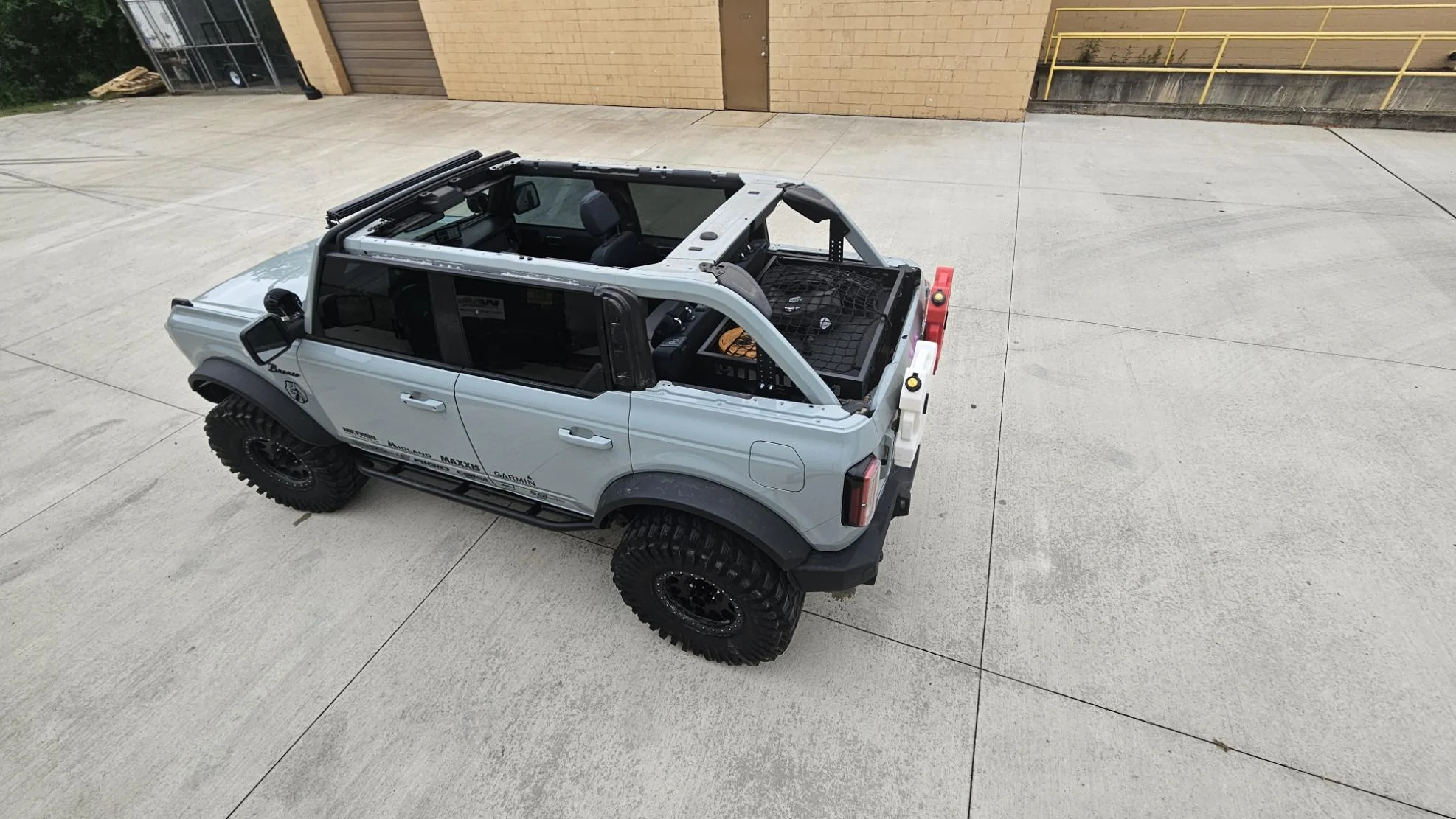 Ford Bronco GOAT FABRICATION ADJUSTABLE CARGO BASKET cargo1