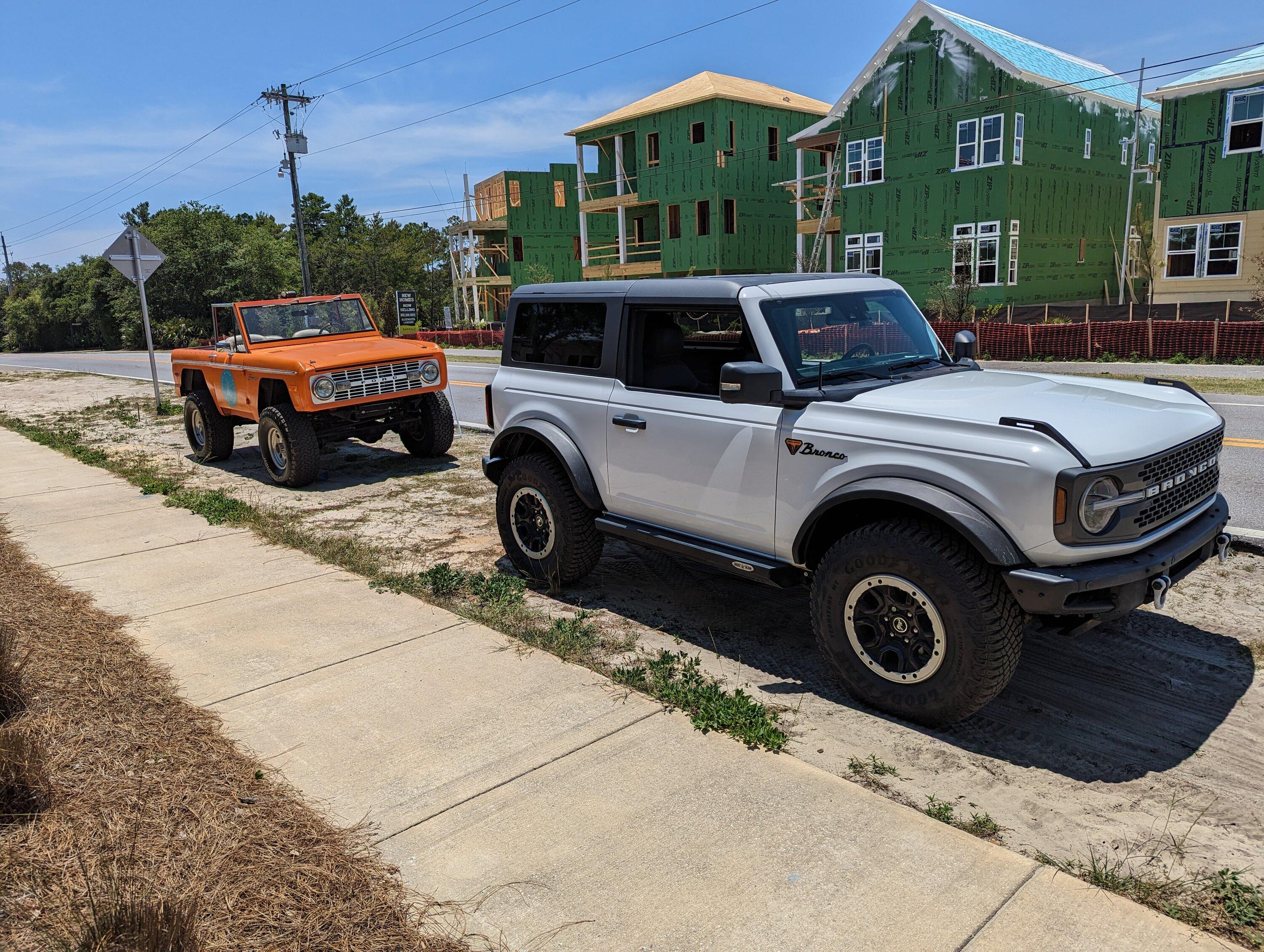 Ford Bronco Where are the 2-doors??? PXL_20230520_175733421.MP
