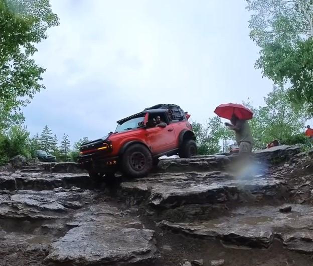 Ford Bronco Overlanded and took on Marble Head in Badlands WaO7n9