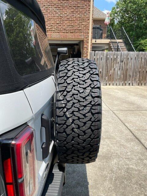 Ford Bronco 315/70/17 tires on non Sas Badlands IMG_7503