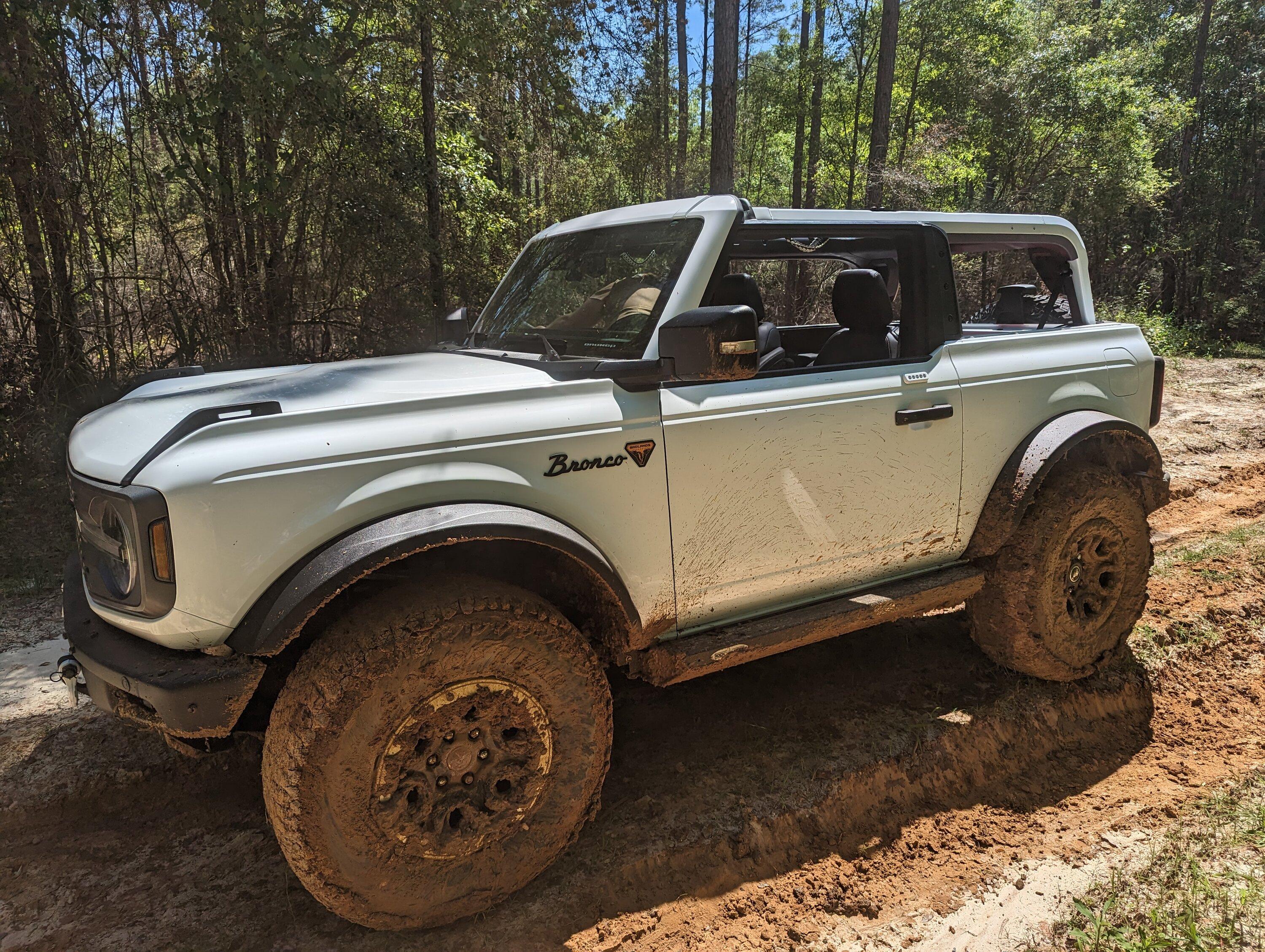 Ford Bronco Bronco Team 2 door. PXL_20230423_191714344.MP