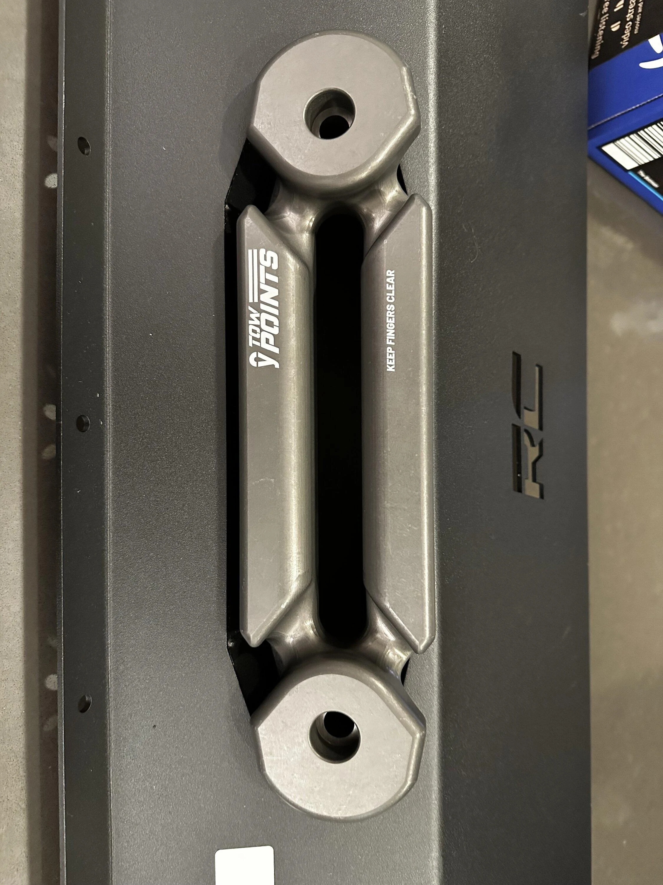 Ford Bronco Warn Hidden Winch - Rough Country Mount IMG_2517
