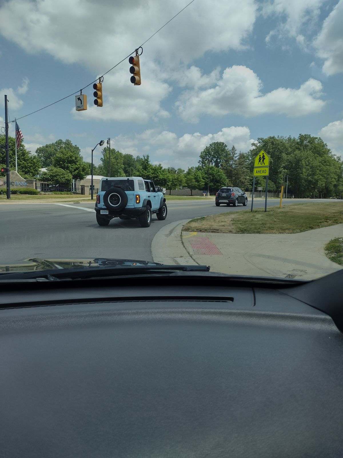 Ford Bronco Robin's Egg Blue Bronco Heritage Limited Spotted 046E6626-E7BB-4AD4-86BA-D08CDB62F230