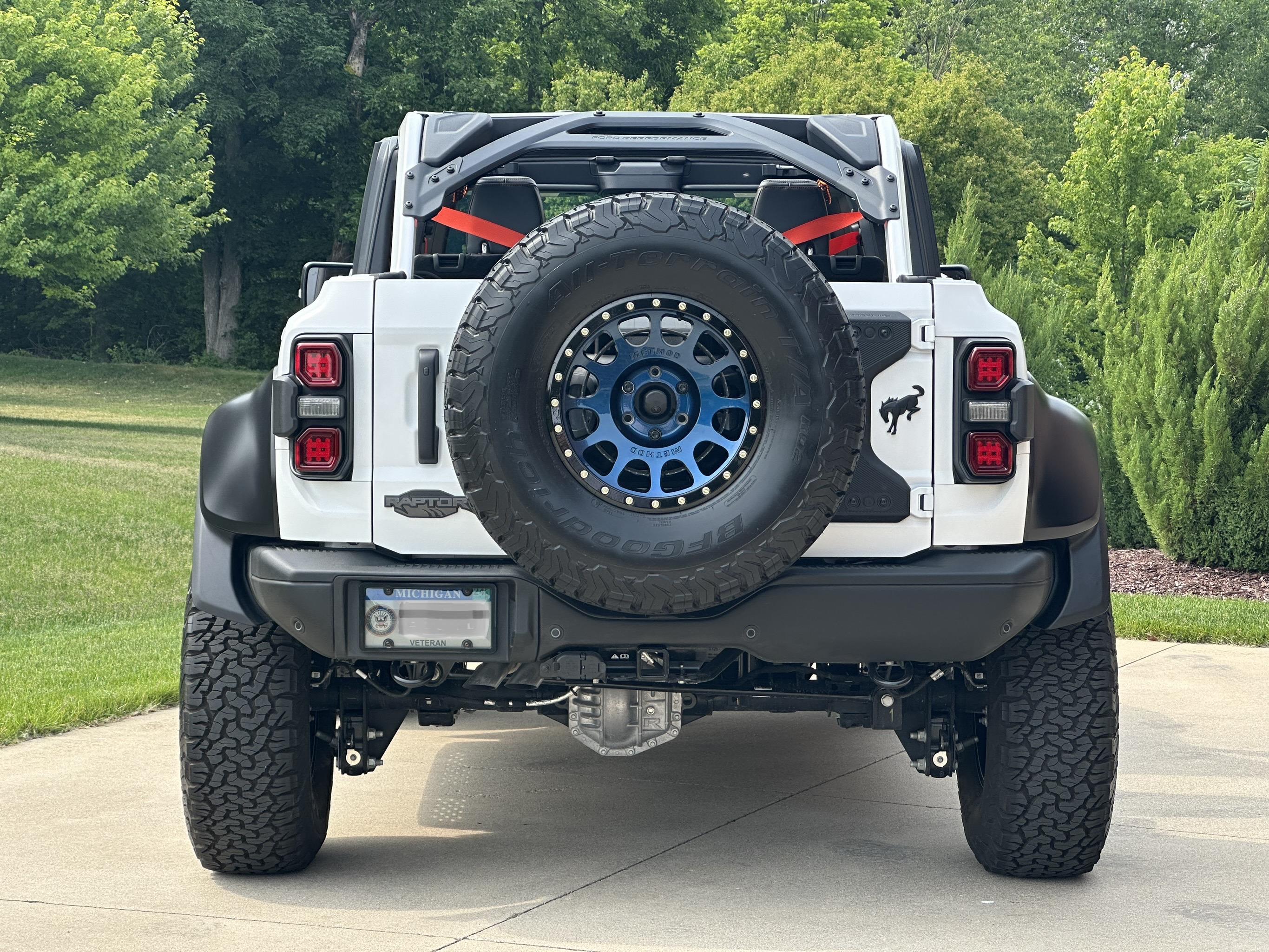 Ford Bronco Method Race Wheels 305 Gloss Bahia Blue w/Black Lip Installed + Tailgate Bumper Solution [Bronco Raptor] IMG_1720