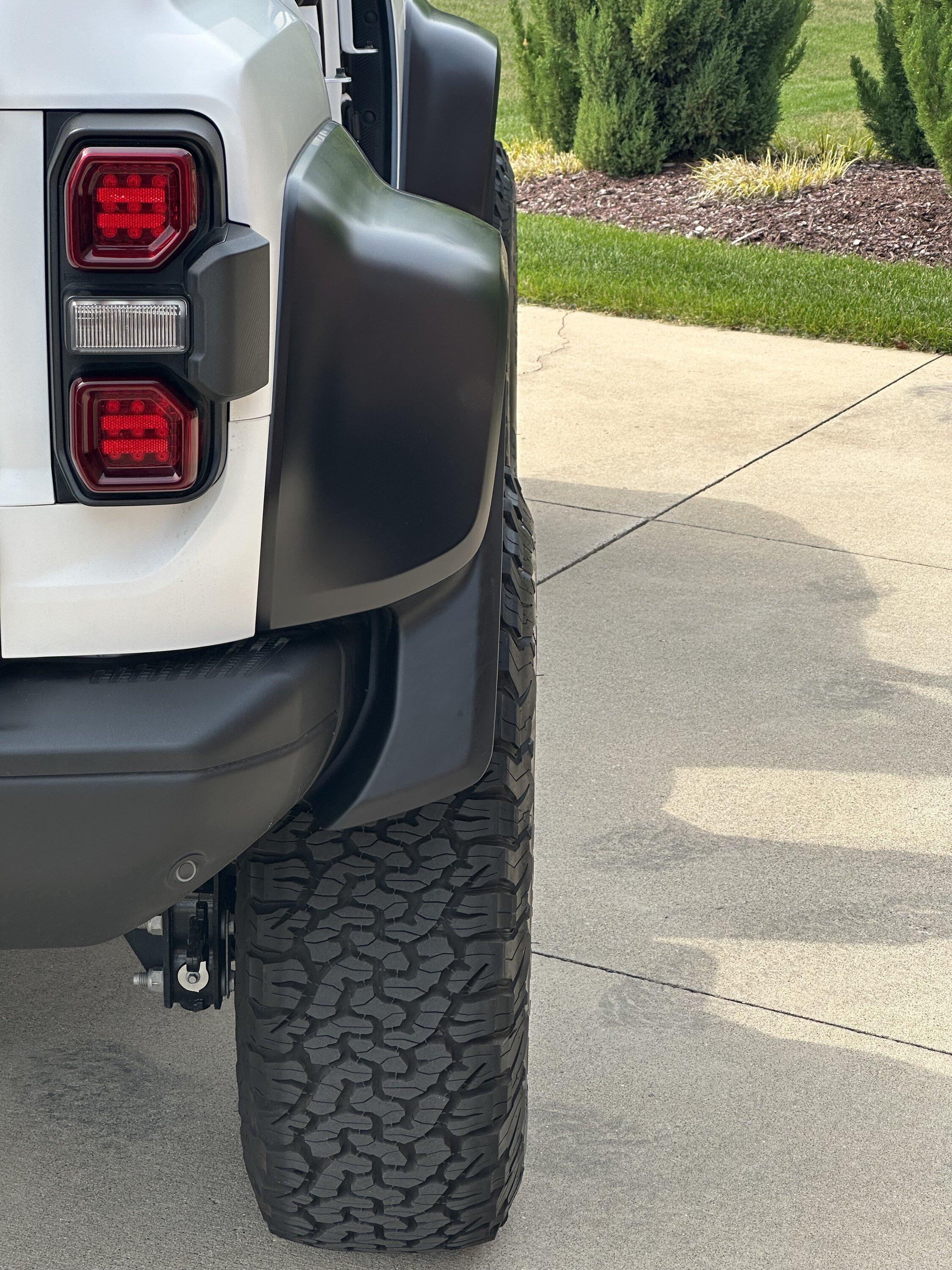 Ford Bronco Method Race Wheels 305 Gloss Bahia Blue w/Black Lip Installed + Tailgate Bumper Solution [Bronco Raptor] IMG_1721