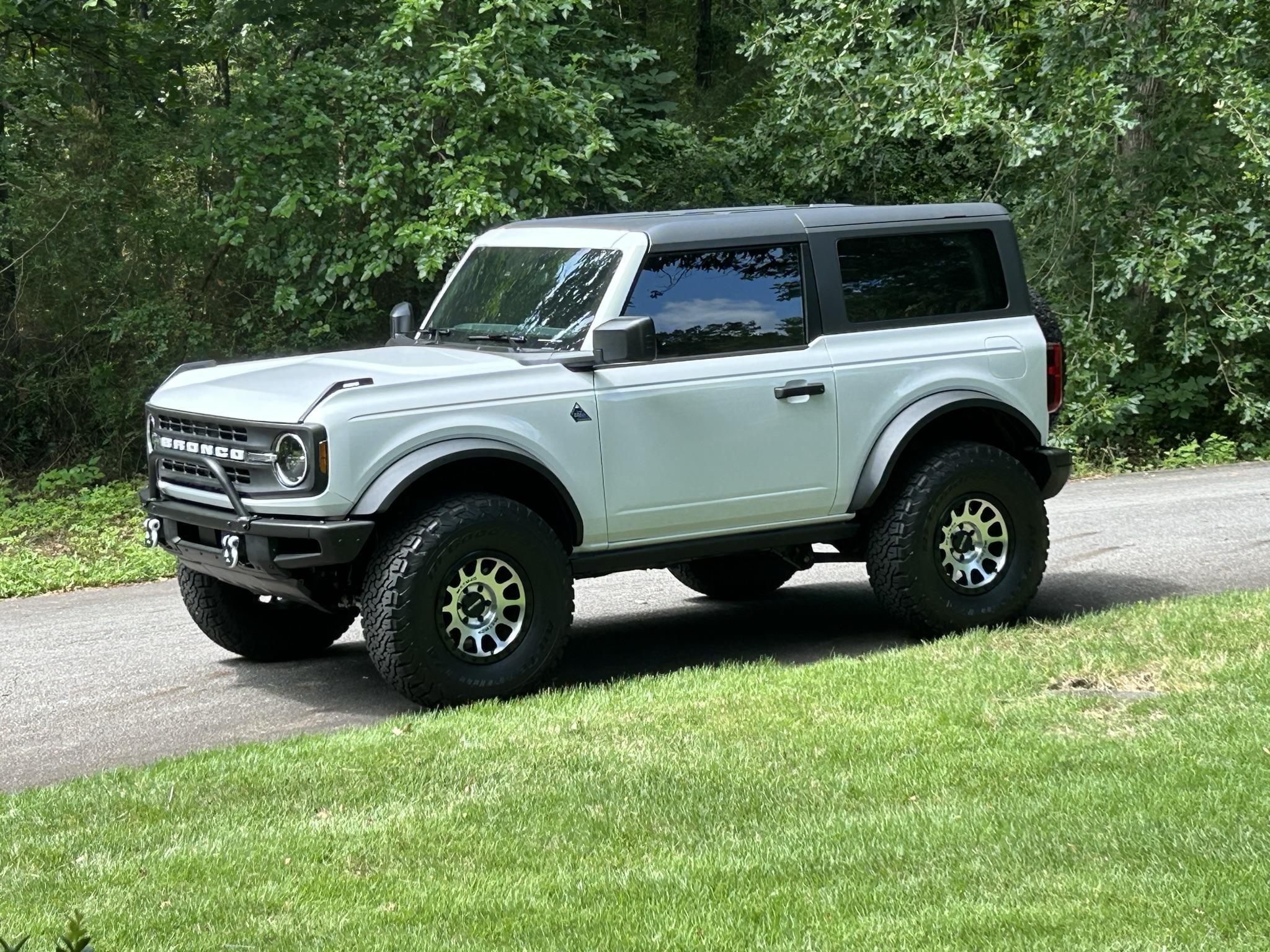 Ford Bronco Method Race Wheels 305 Gloss Bahia Blue w/Black Lip Installed + Tailgate Bumper Solution [Bronco Raptor] 293C87F9-DB73-473B-9CD9-A39BA834008E