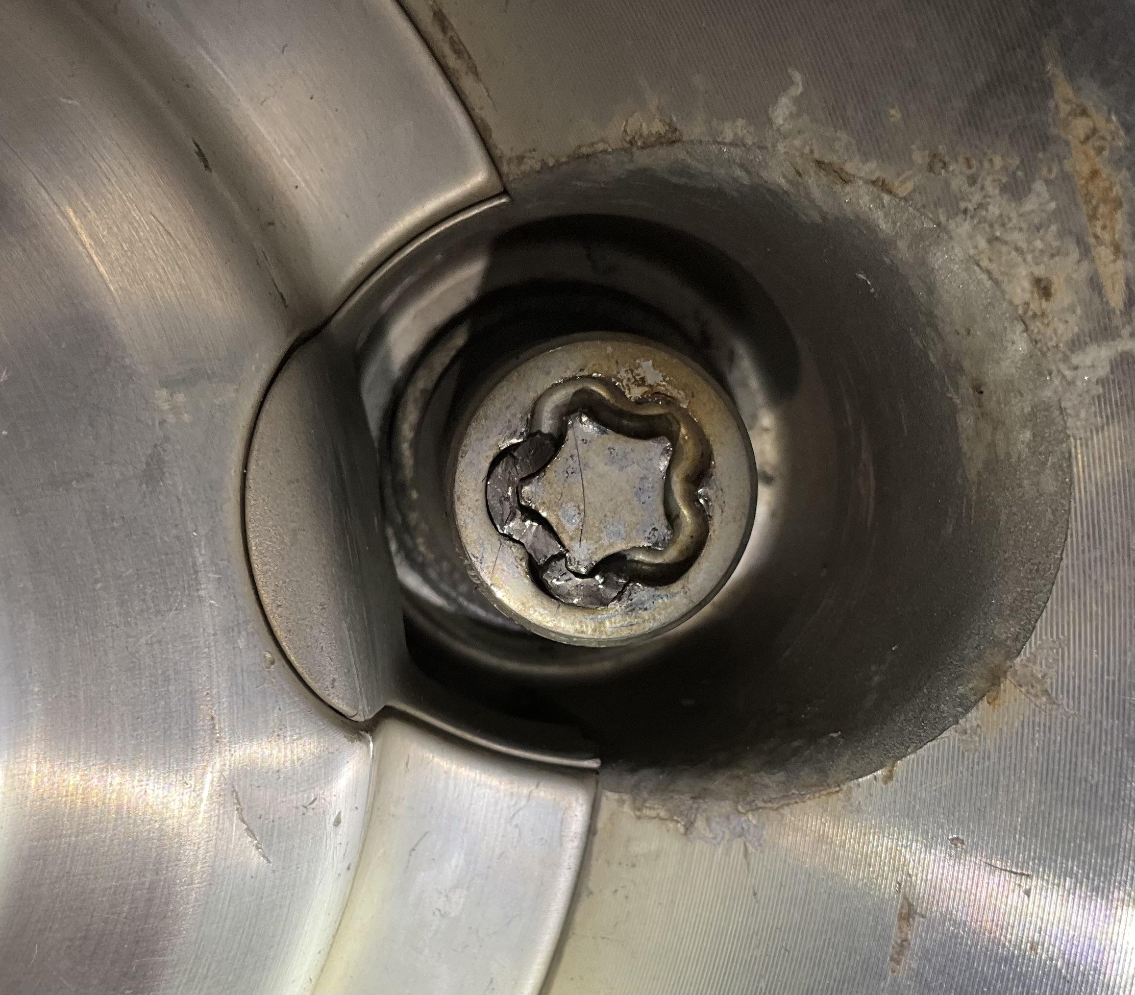 Ford Bronco Locking Lug Nuts IMG_3597