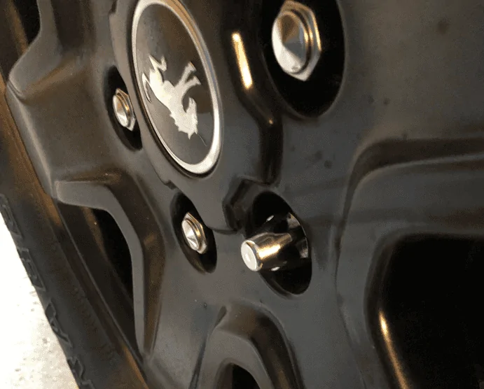 Ford Bronco Review: Advanced Wheel Locks 1686946176350
