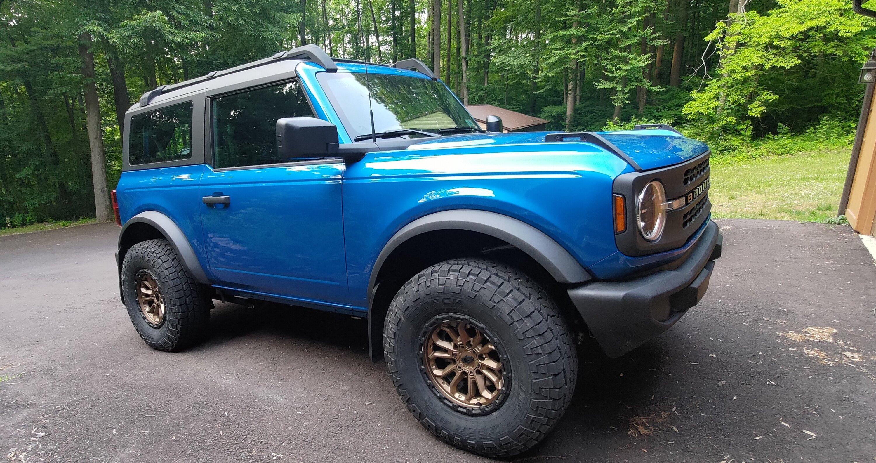 Ford Bronco 16 or 17 inch wheels, looking for wisdom. 90230613_1926507_1