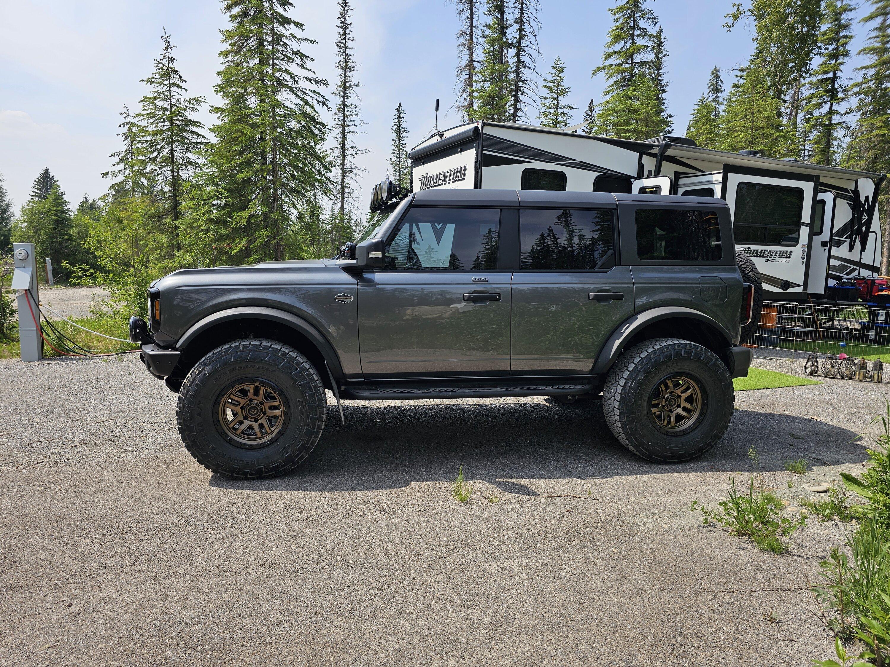 Ford Bronco CARBONIZED GRAY Bronco Club 20230609_145607