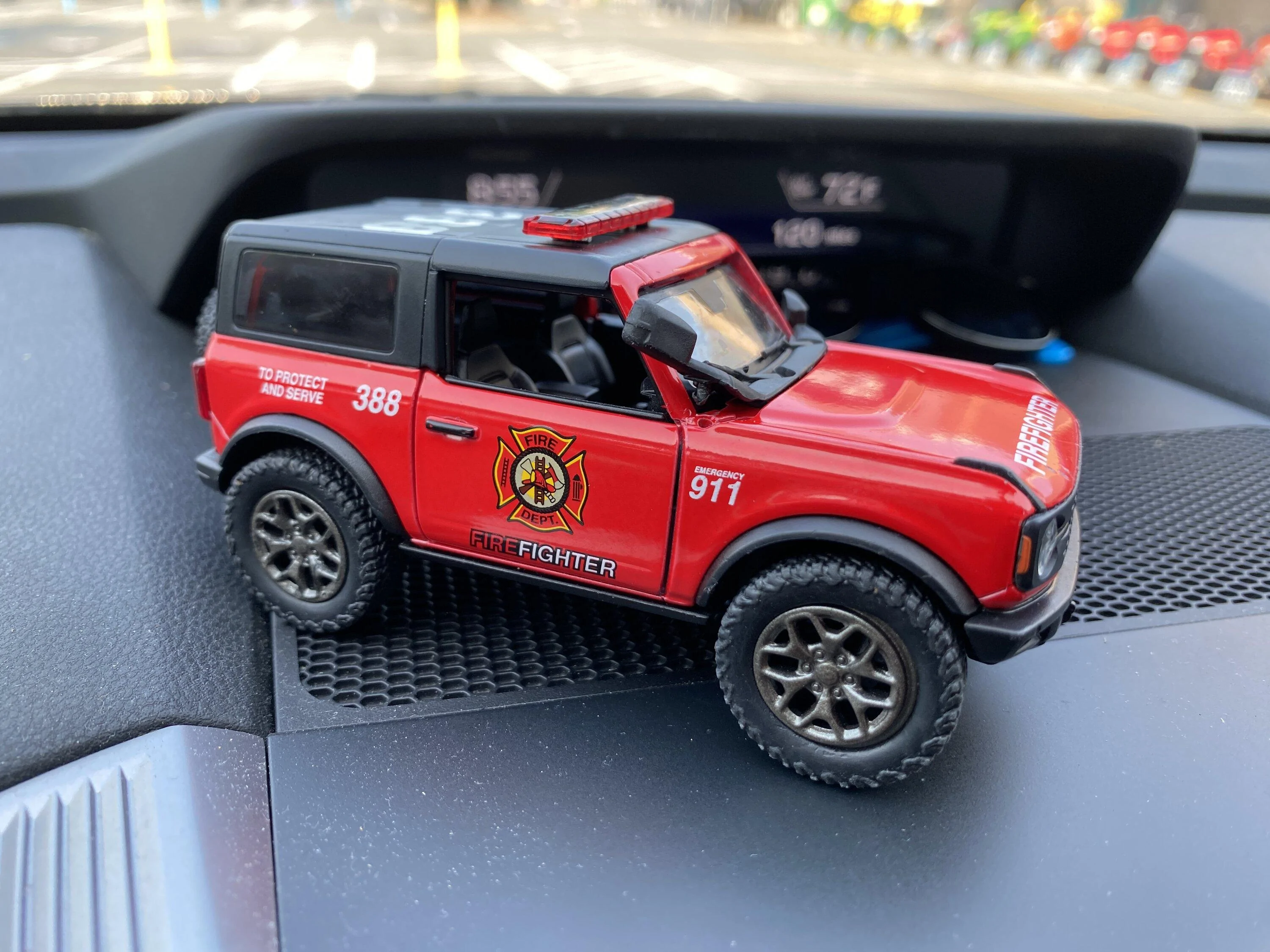 Ford Bronco Lowes Bronco toy score 0A204A08-DC1E-4164-BFAB-01BB728009FD