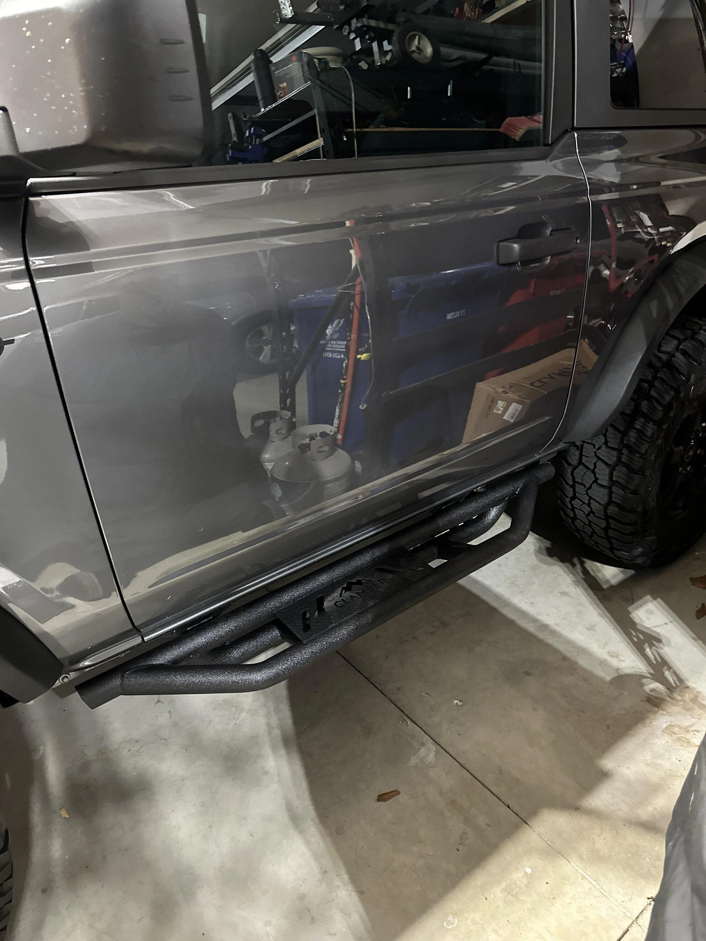Ford Bronco CARBONIZED GRAY Bronco Club 70468871972__233A8B3E-3C5D-449A-A33F-56F8ED7B4403