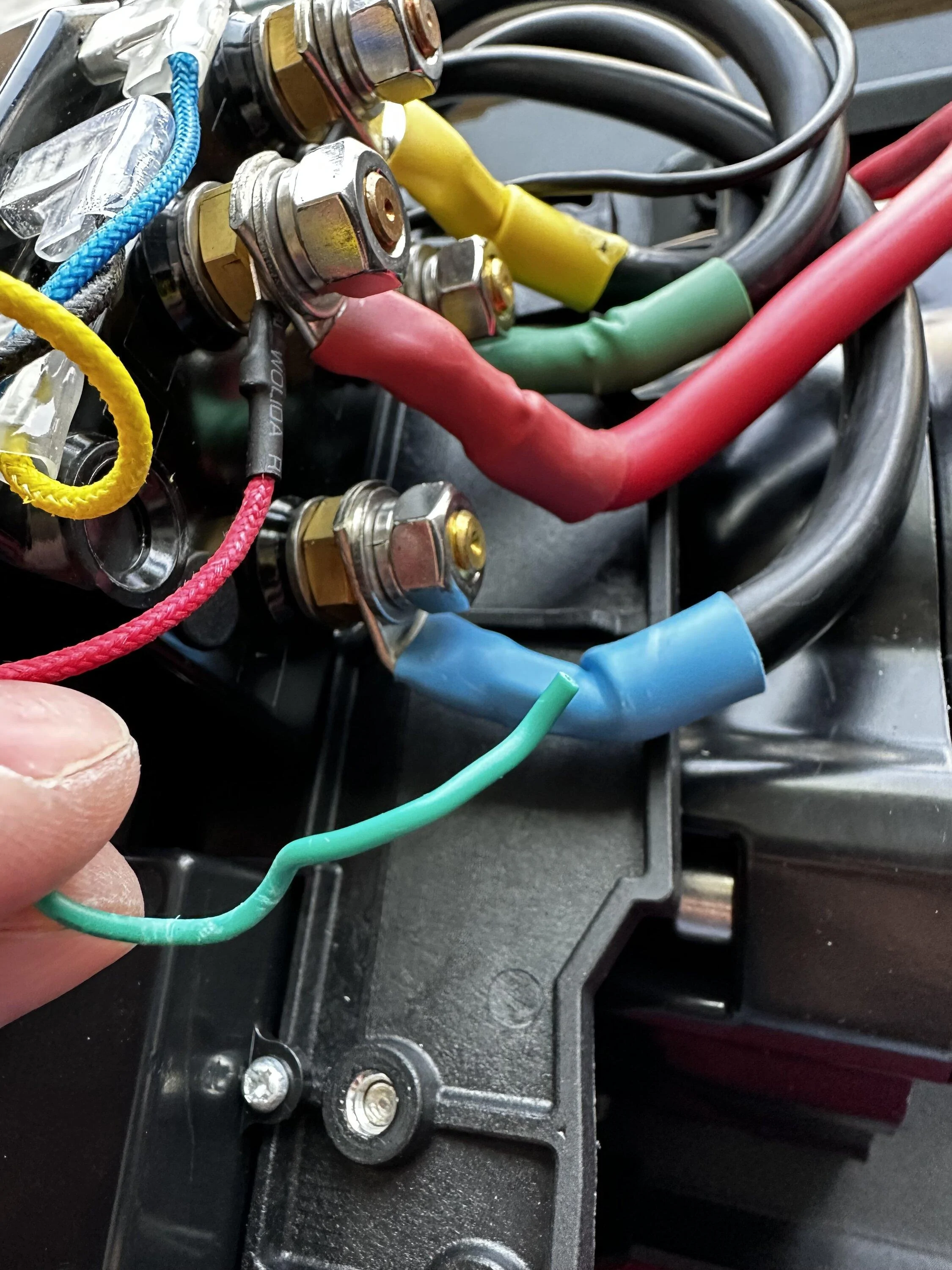 Ford Bronco HELP - Warn Control box arrived with disconnected wire IMG_2577
