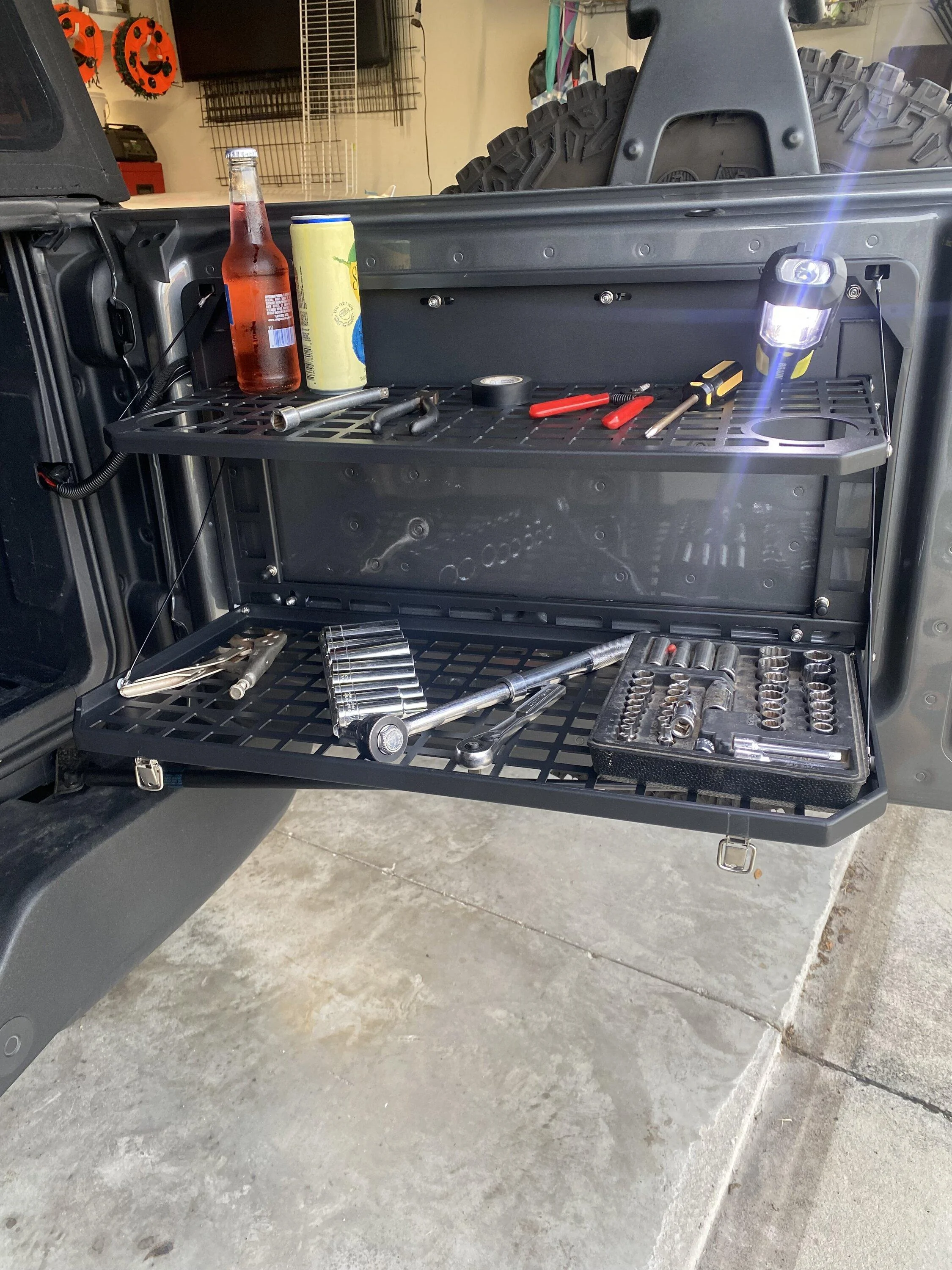 Ford Bronco Maiker off-road tailgate table makes great Mobile workbench IMG_3521