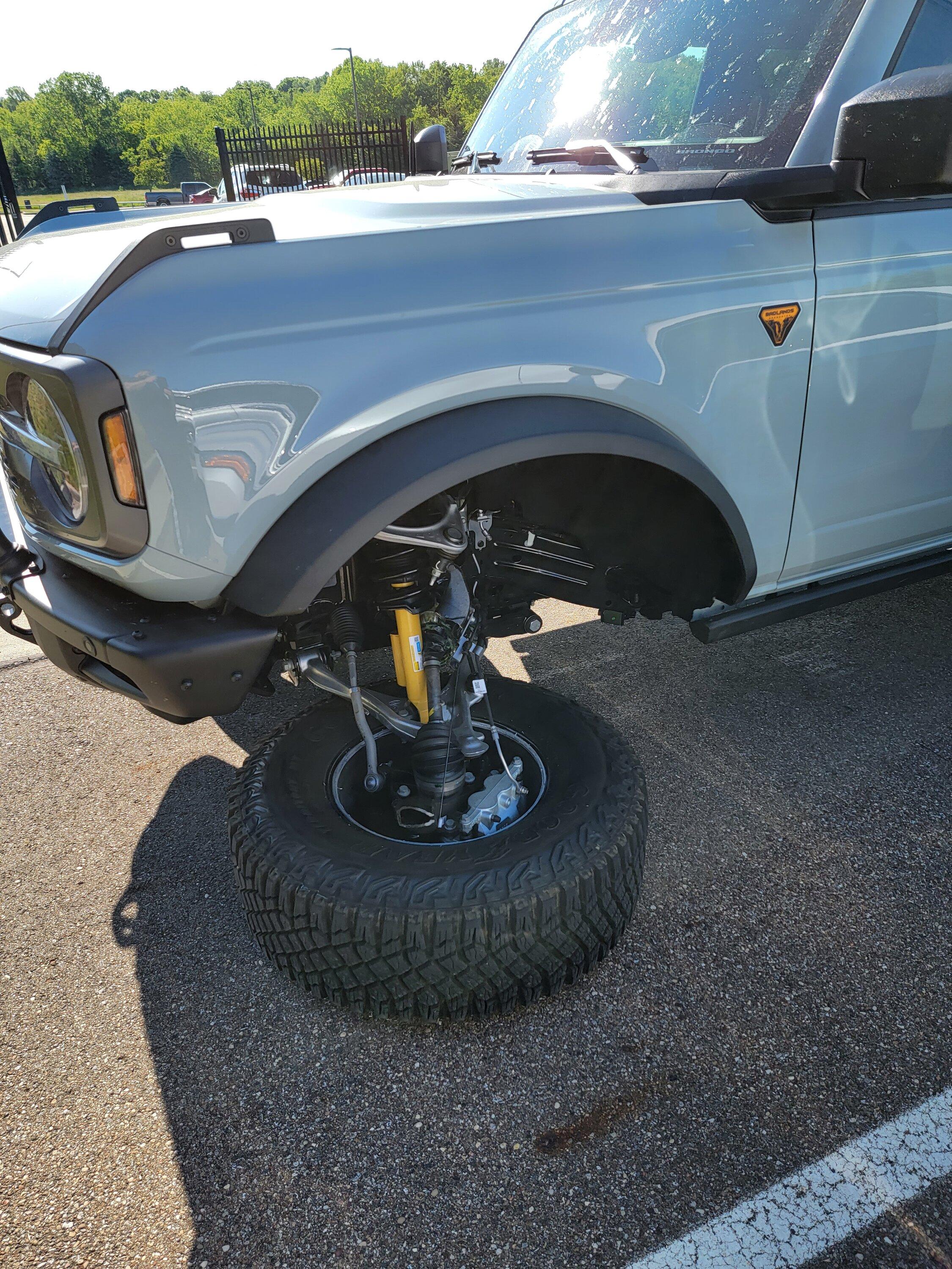 bronco05.jpg