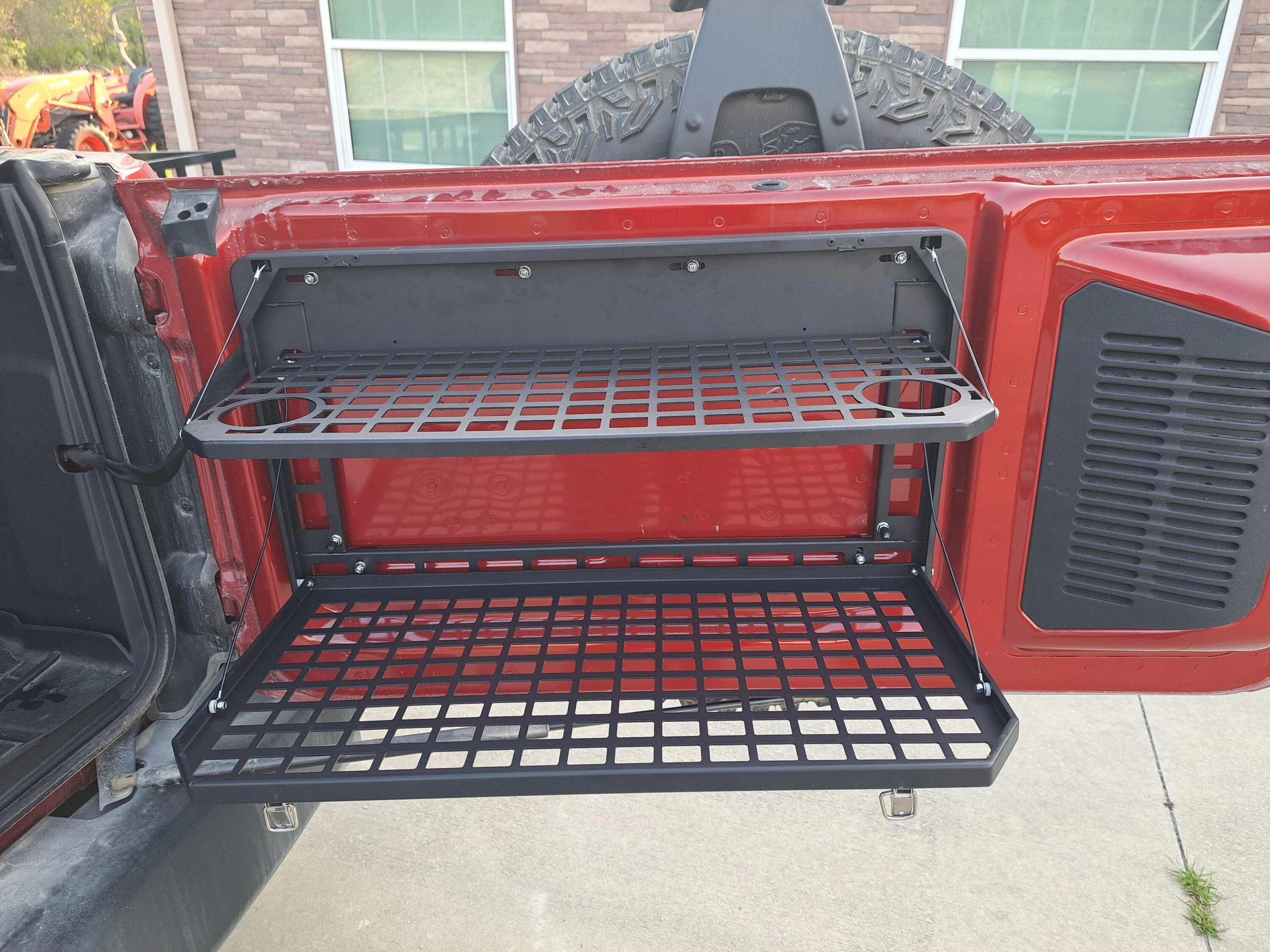 Ford Bronco What's the best tailgate table? 20230610_193903