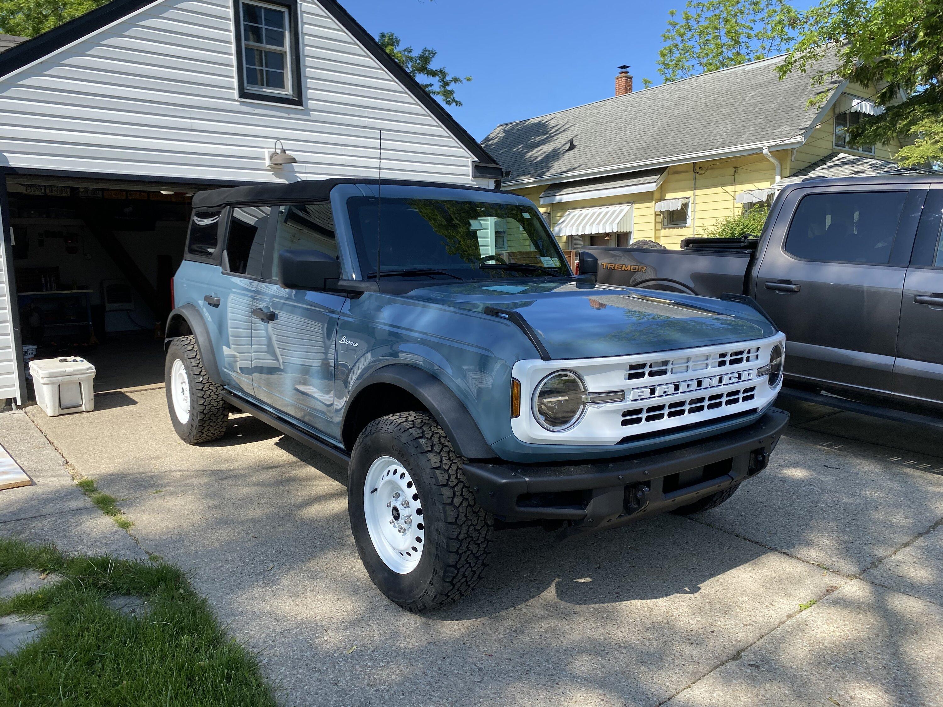 Ford Bronco Outer Banks retro concept build 8B155356-AB7C-430F-BE9E-823F8D5CC997