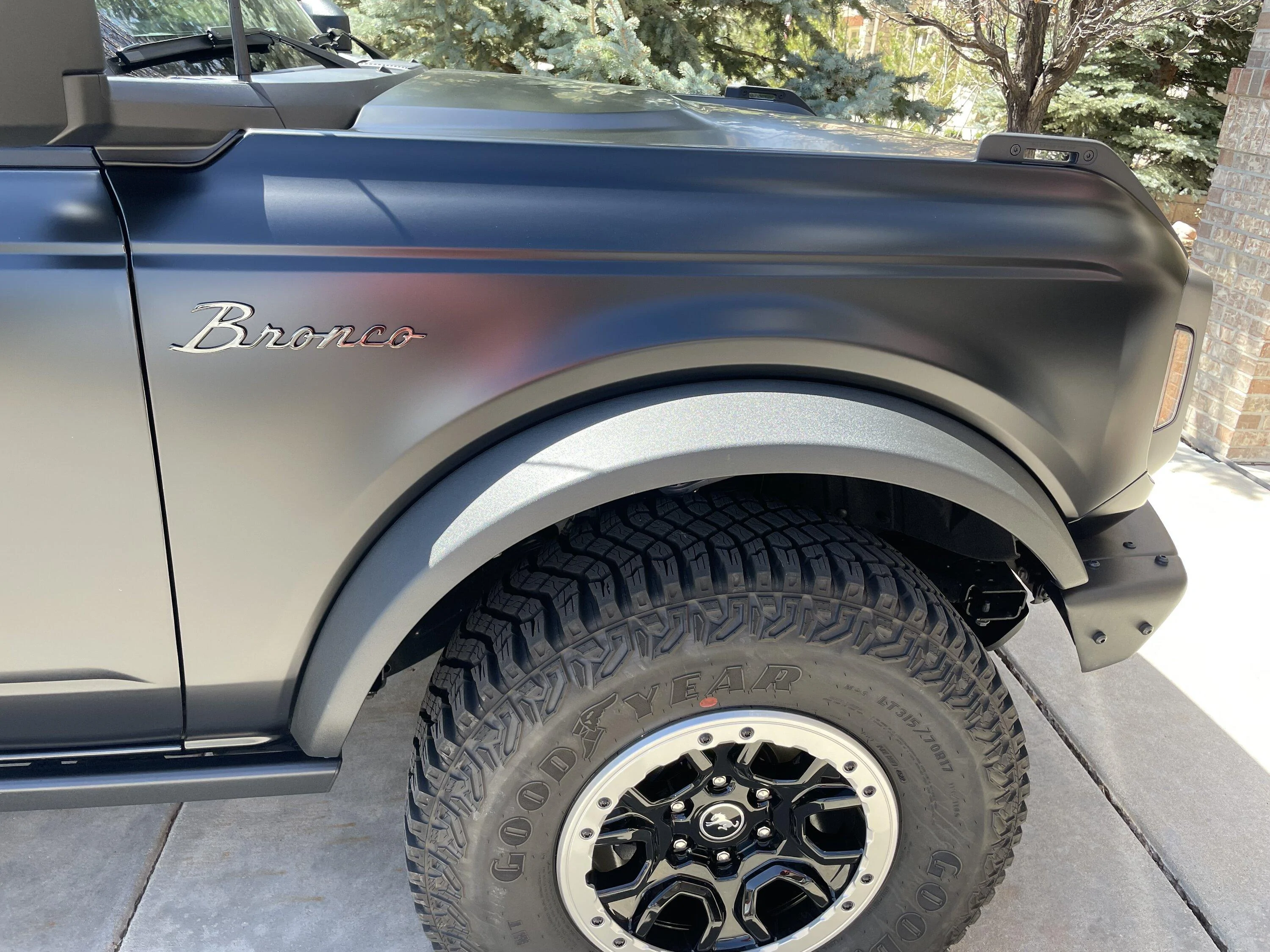 Ford Bronco SHADOW BLACK Bronco Club IMG_3091