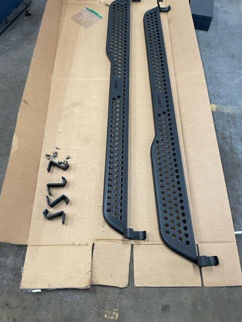 Ford Bronco IAG Full length steps STEP6
