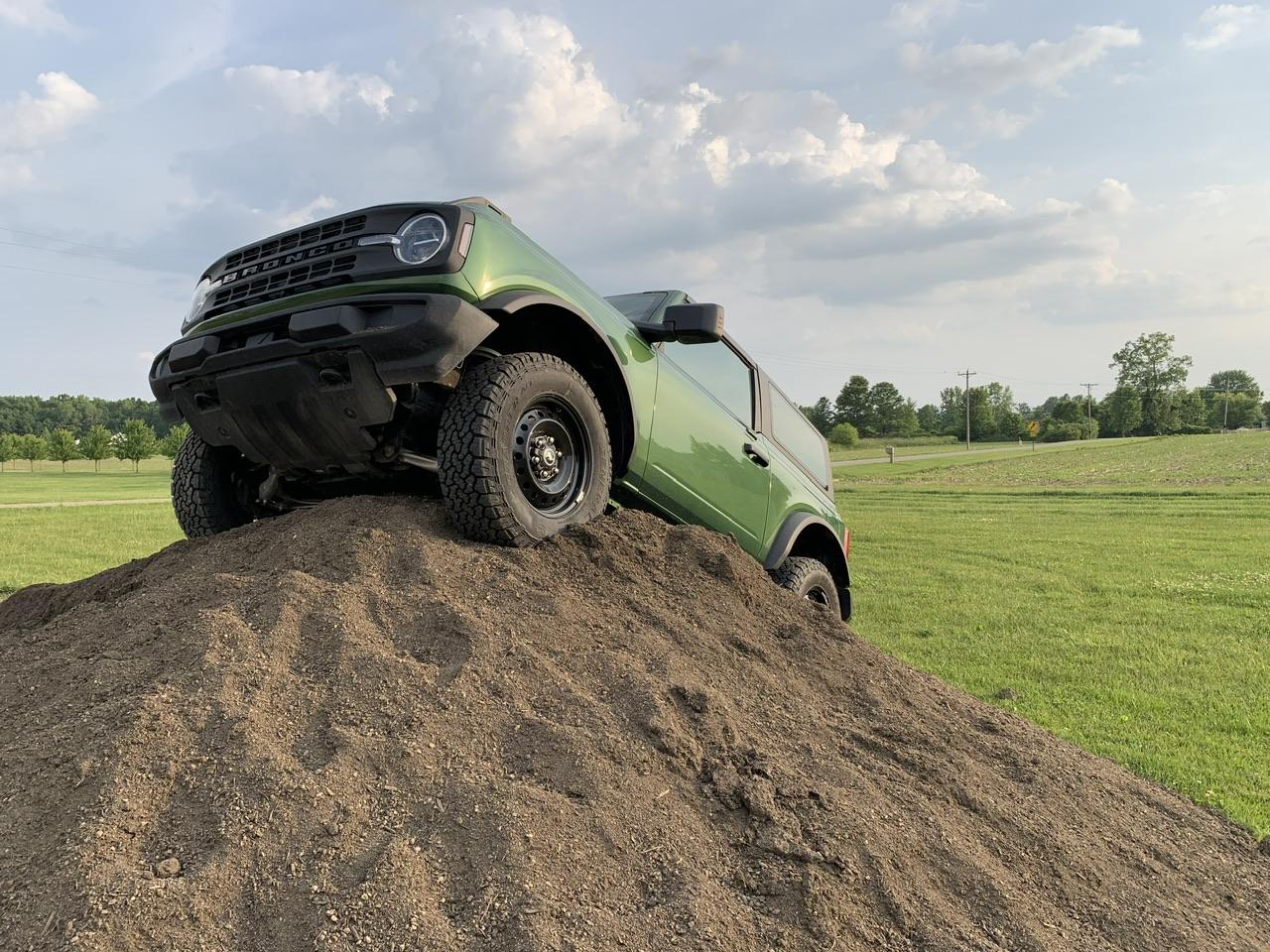 Ford Bronco Still plays with matchbox IMG_1936