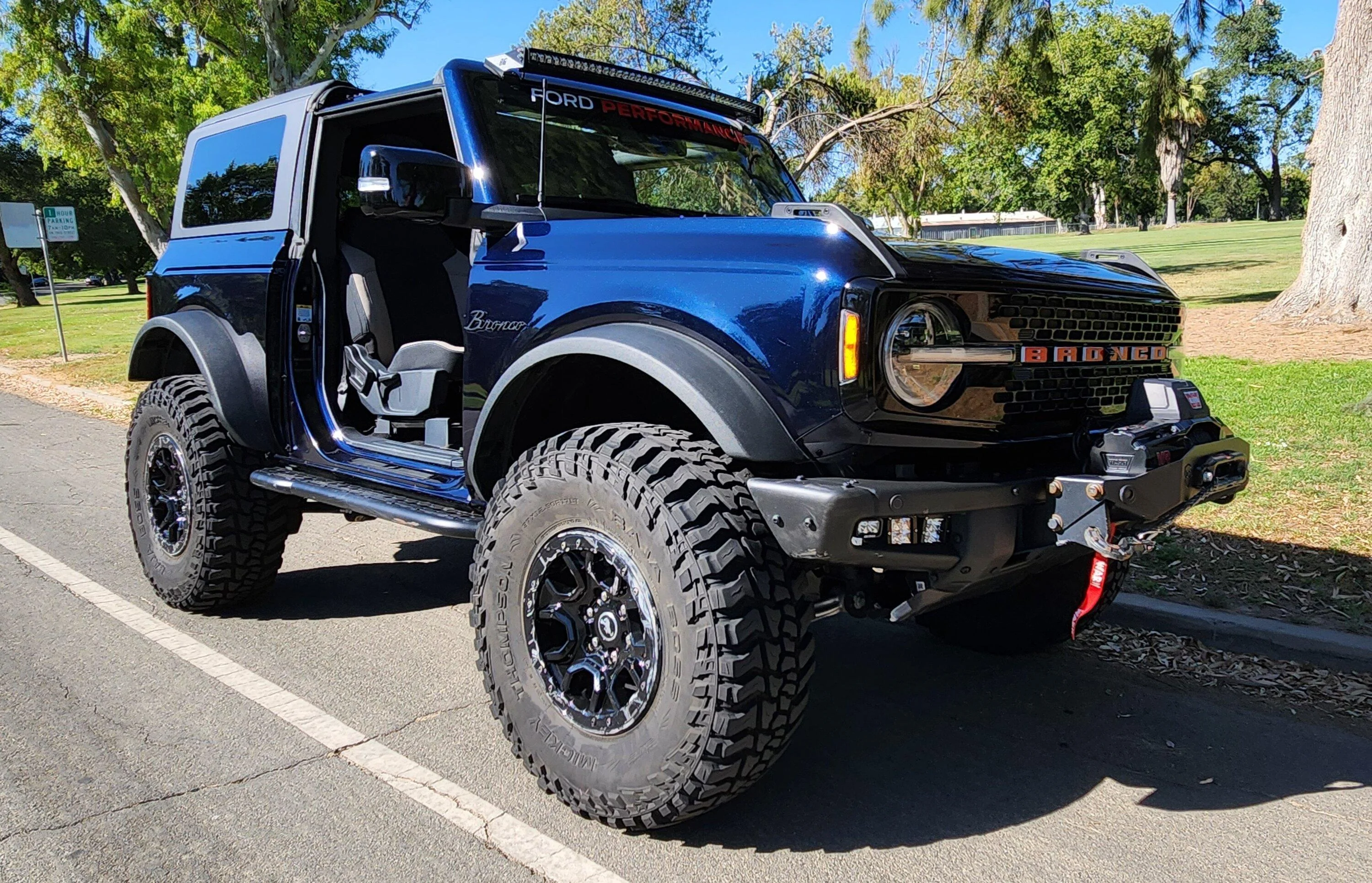 Ford Bronco ANTIMATTER BLUE Bronco Club 20230621_164949
